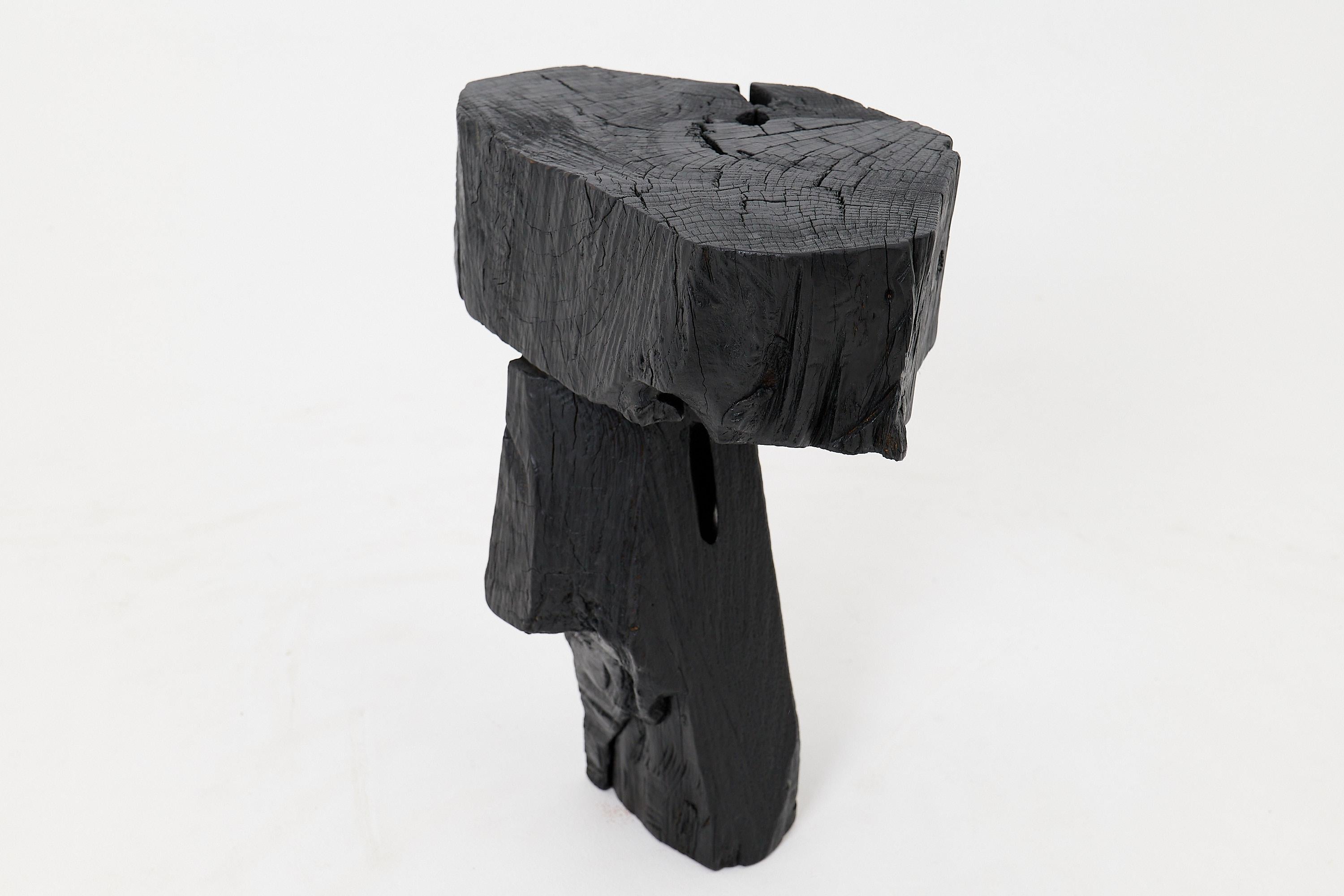 XXIe siècle et contemporain Hand-Carved Sculptural Hardwood Side Table, Pedestal, by Logniture en vente