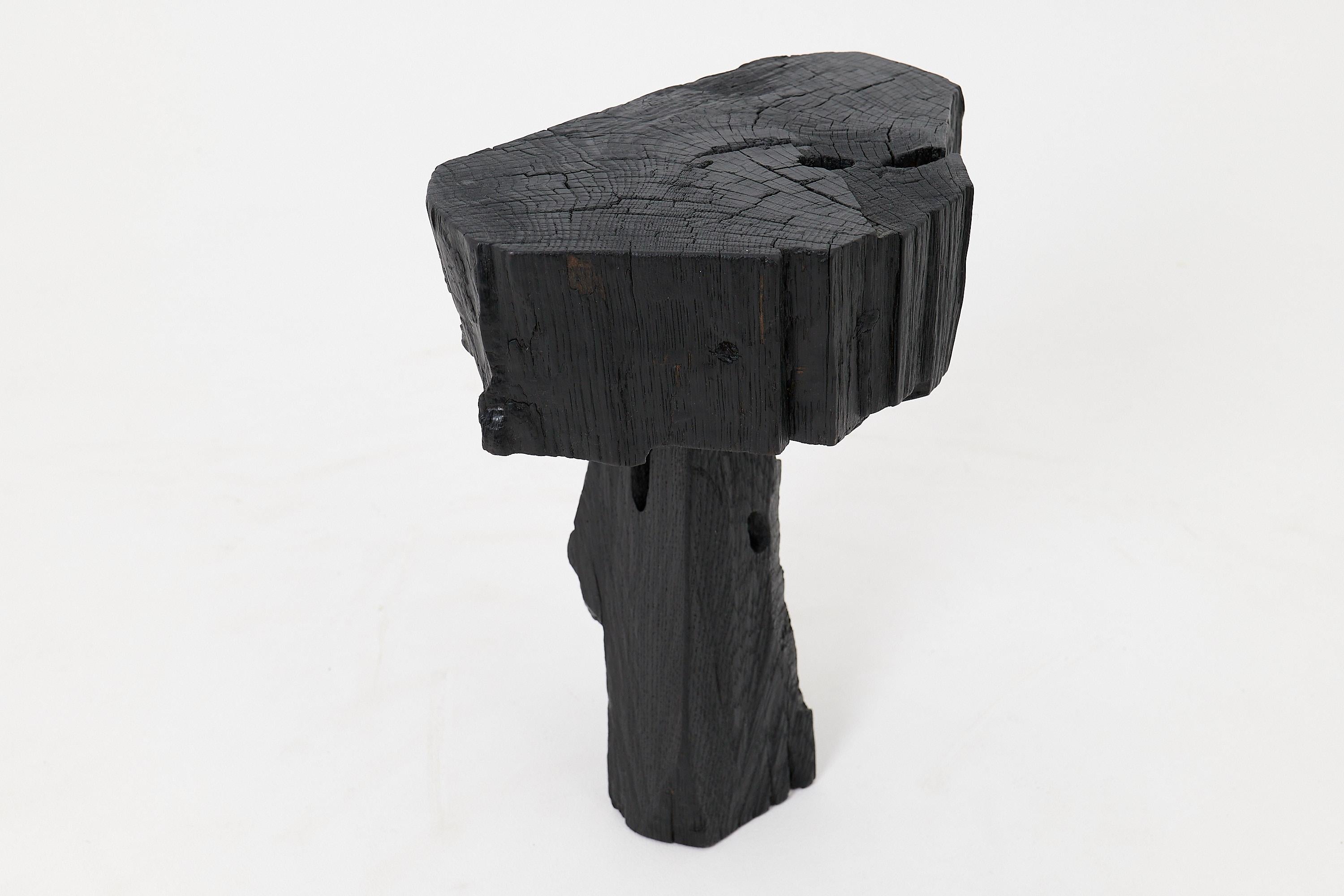 Bois Hand-Carved Sculptural Hardwood Side Table, Pedestal, by Logniture en vente