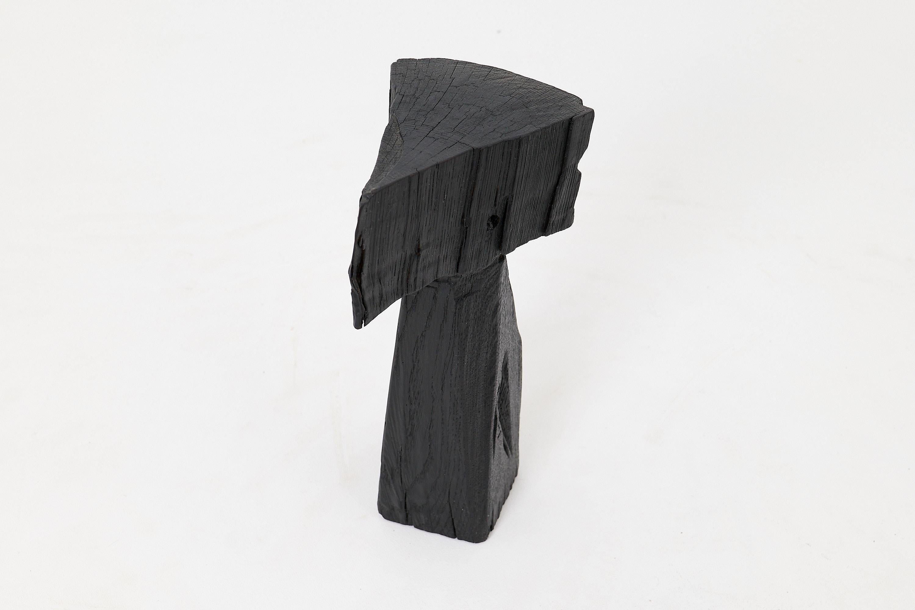 XXIe siècle et contemporain Sculpturale, sculptée à la main, en bois dur, Table d'appoint, Totem, Piédestal, par Logniture en vente