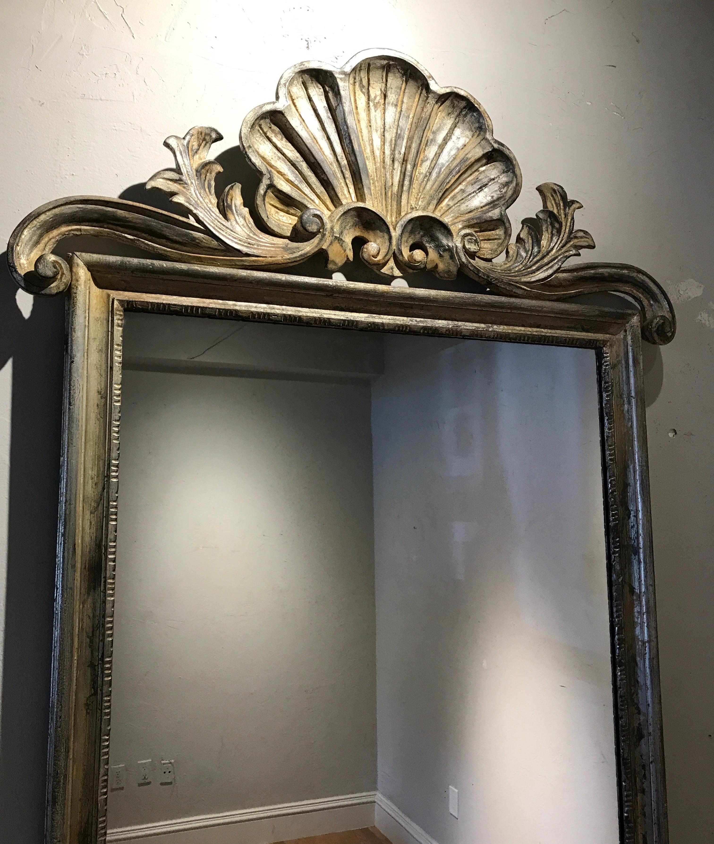 Hand Carved Shell Topped Giltwood Mirror by Palladio 1