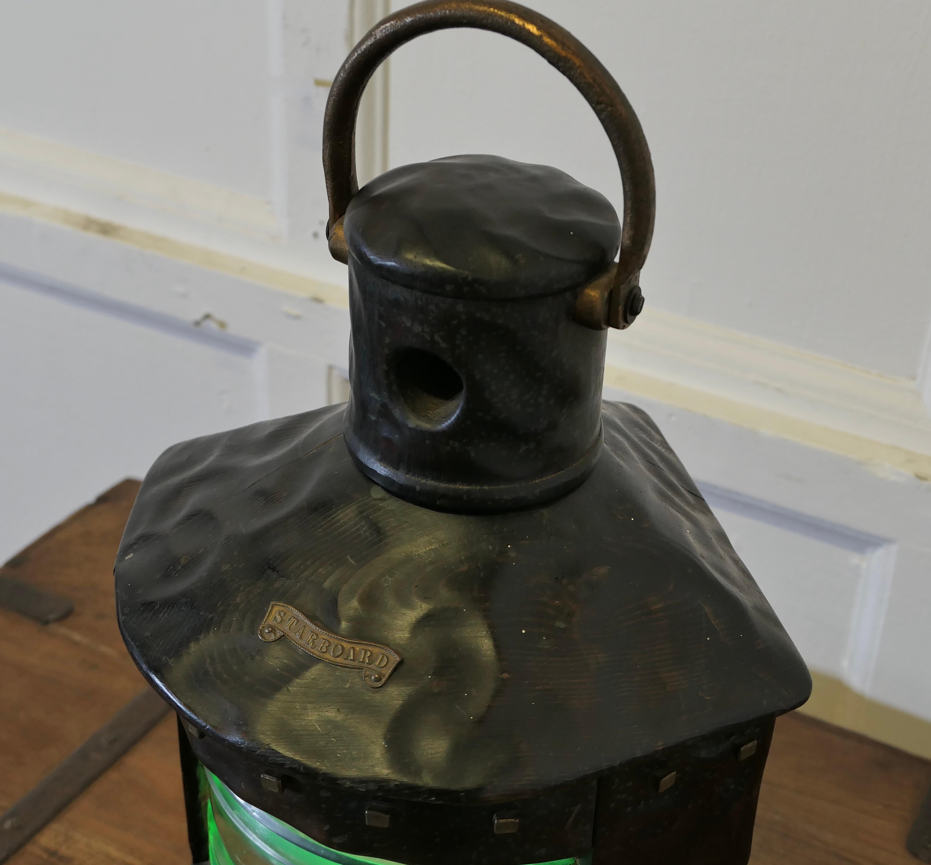 Hand Carved Ships Starboard Navigation Light. In Good Condition For Sale In Godshill, Isle of Wight