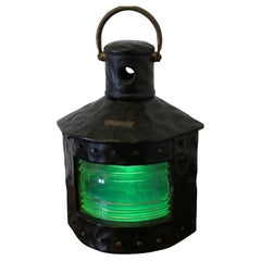 Faro di navigazione a dritta delle navi intagliato a mano.
