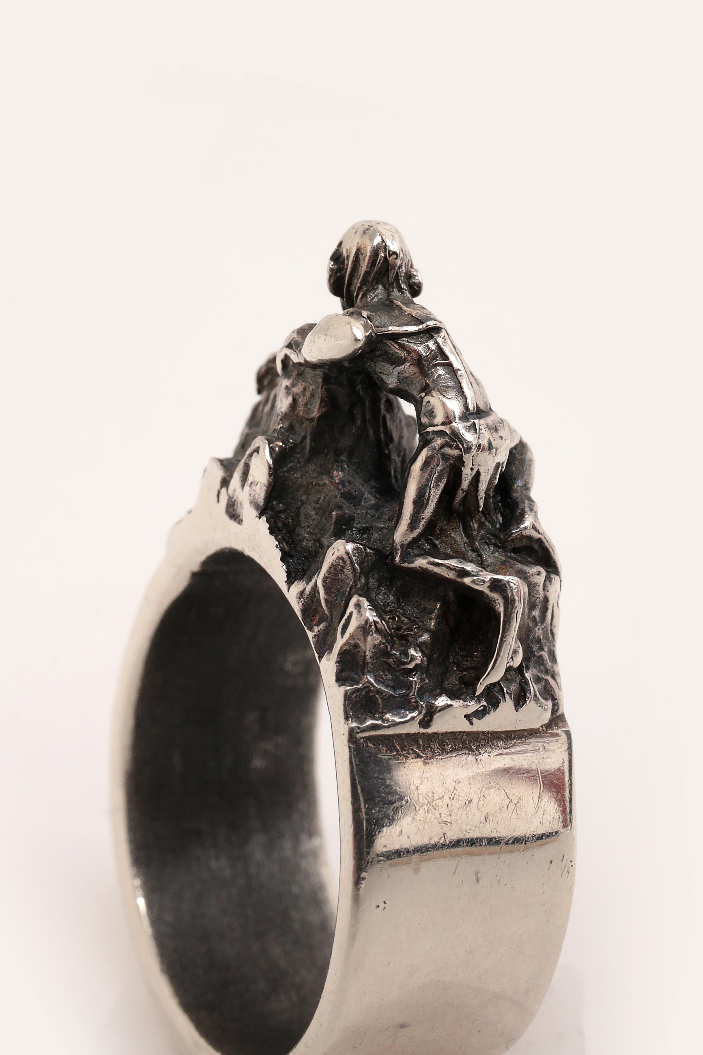 Bague en argent sculptée à la main Smeagol (Le Seigneur des Anneaux) en vente 4