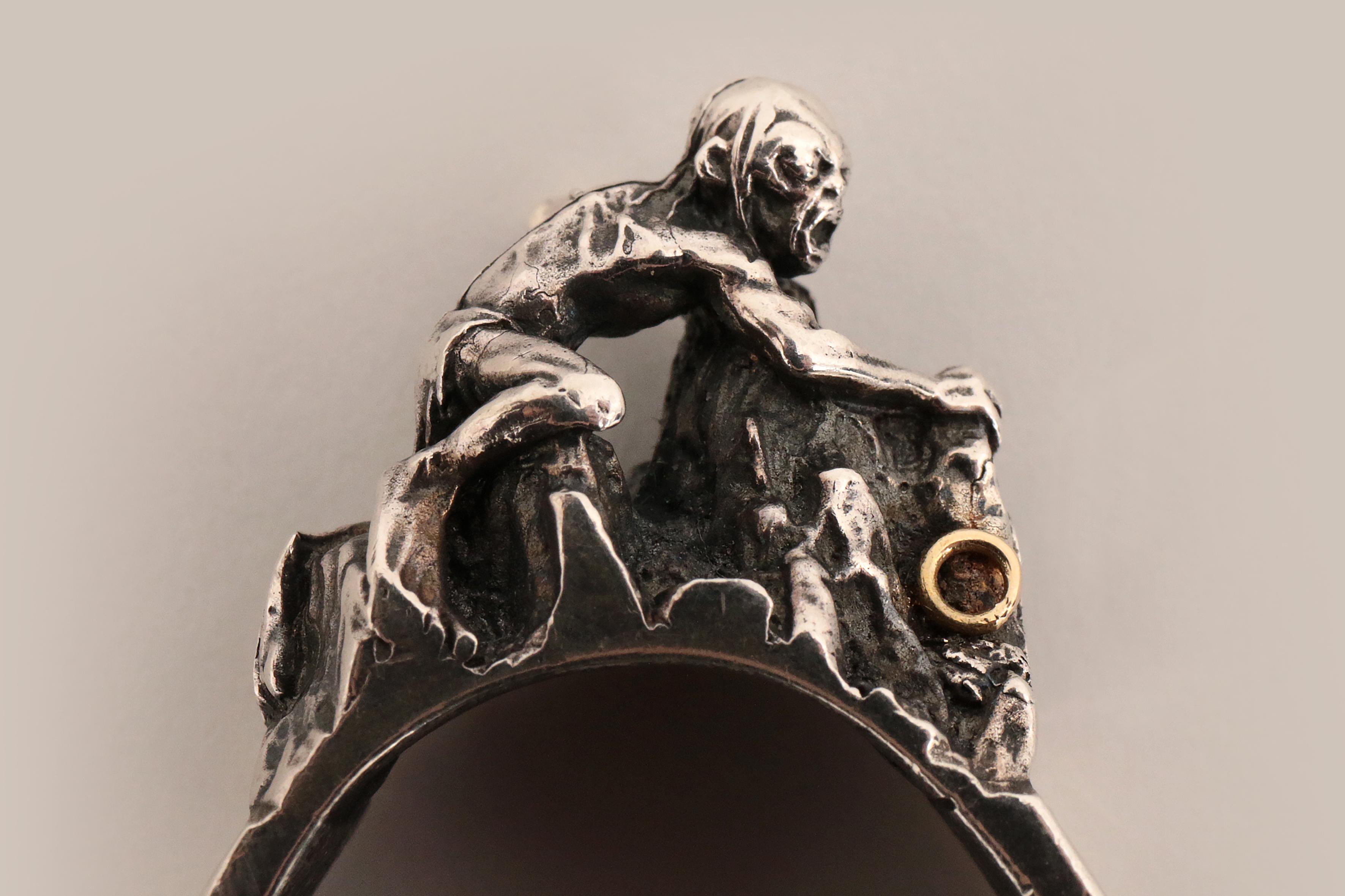 Bague en argent sculptée à la main Smeagol (Le Seigneur des Anneaux) en vente 1