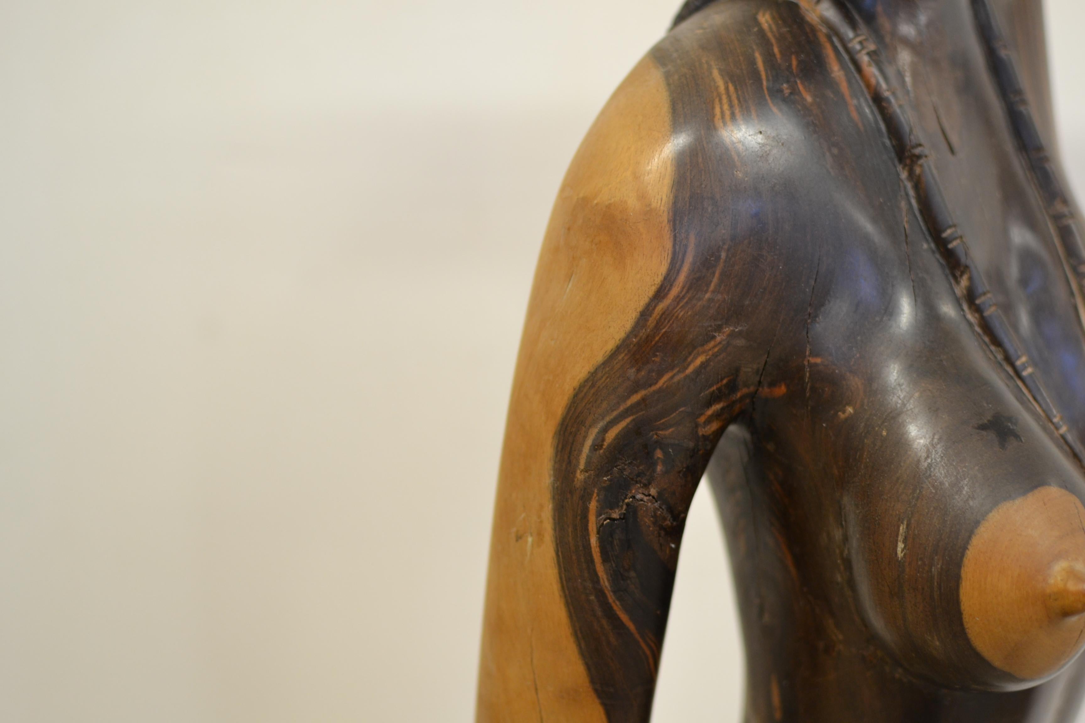 Sculpture africaine en bois massif sculptée à la main - 100 cm / 39.4 in en vente 2