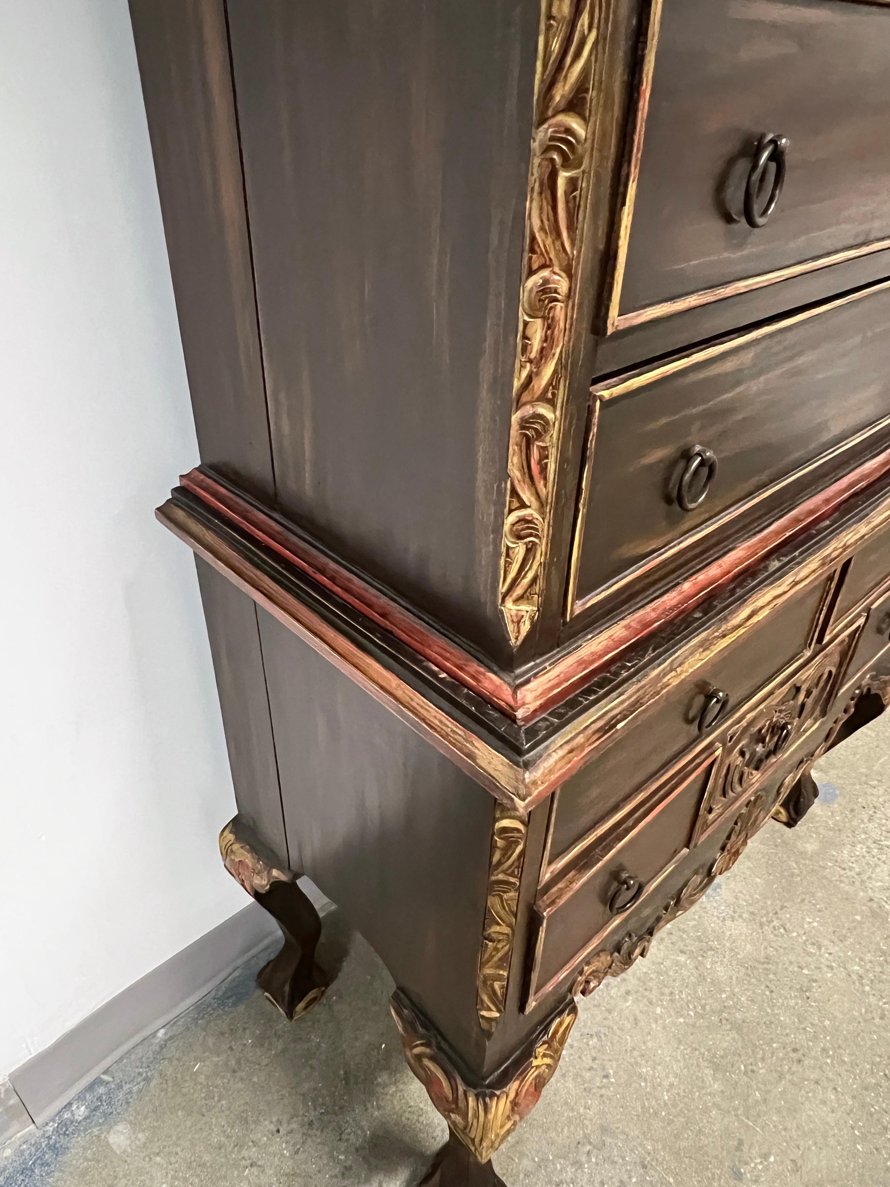 Cassapanca intagliata a mano in stile revival spagnolo, Made in Mexico, CIRCA 1960 in vendita 4