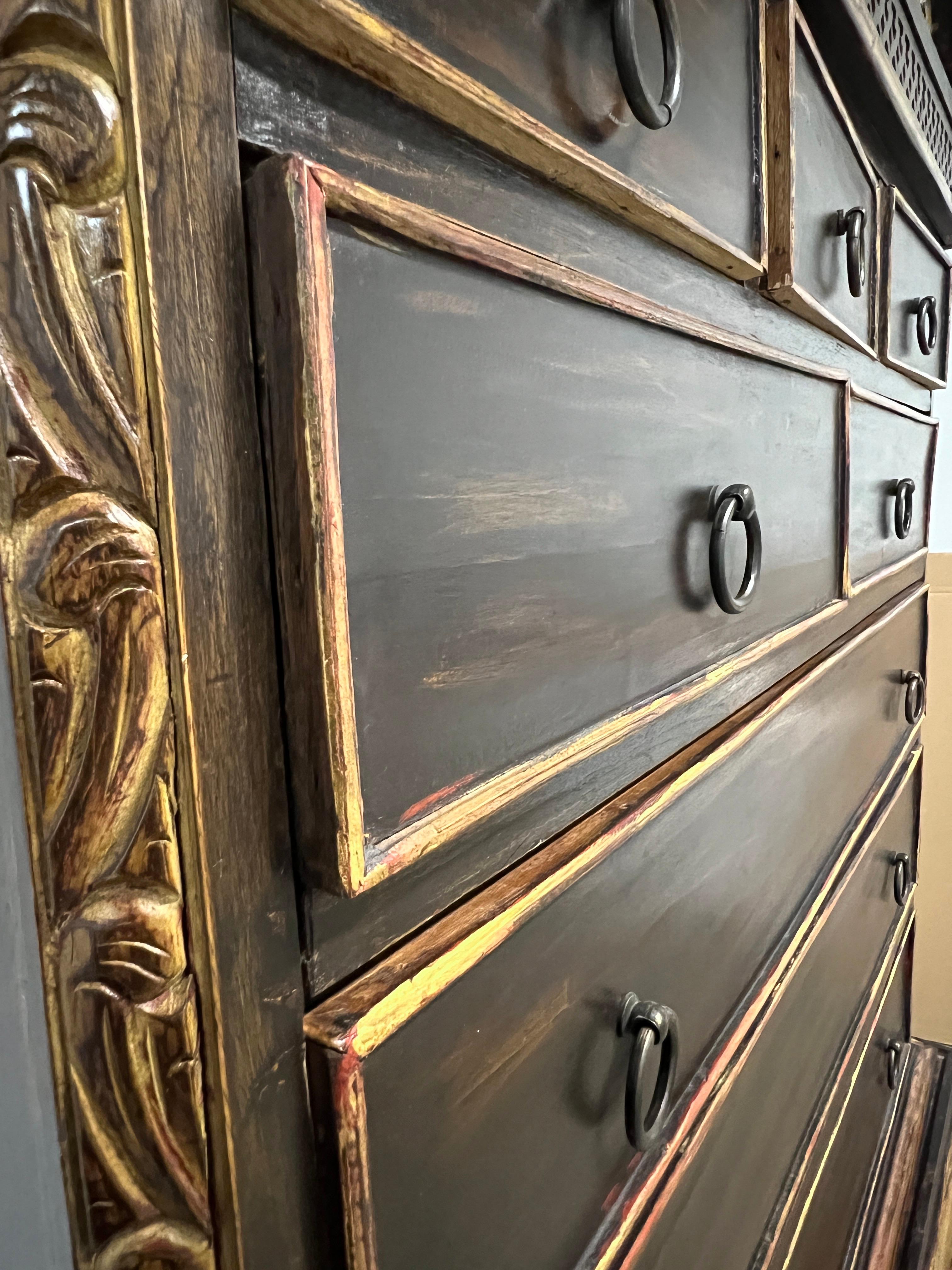 Cassapanca intagliata a mano in stile revival spagnolo, Made in Mexico, CIRCA 1960 in vendita 5