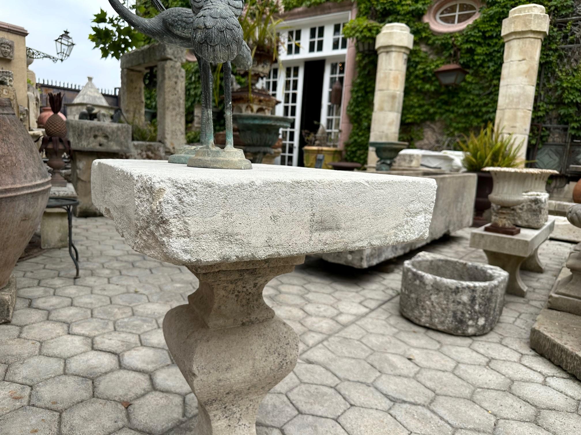 Table d'appoint en pierre sculptée à la main pour jardin extérieur intérieur Table de ferme CA en vente 5