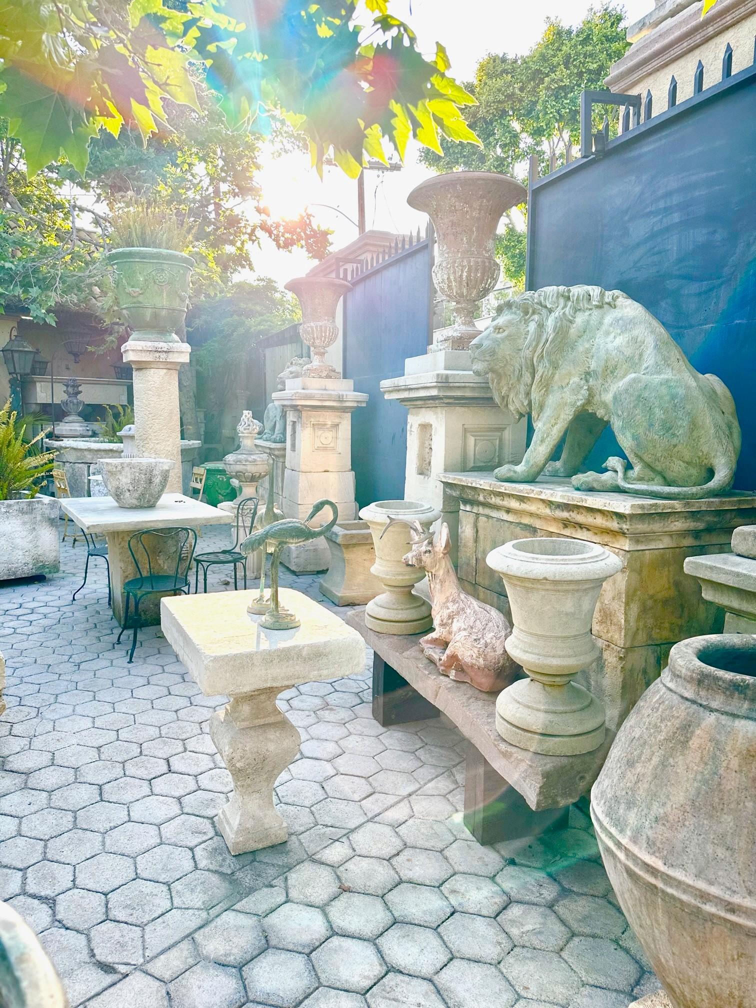 Table d'appoint en pierre sculptée à la main pour jardin extérieur intérieur Table de ferme CA en vente 6