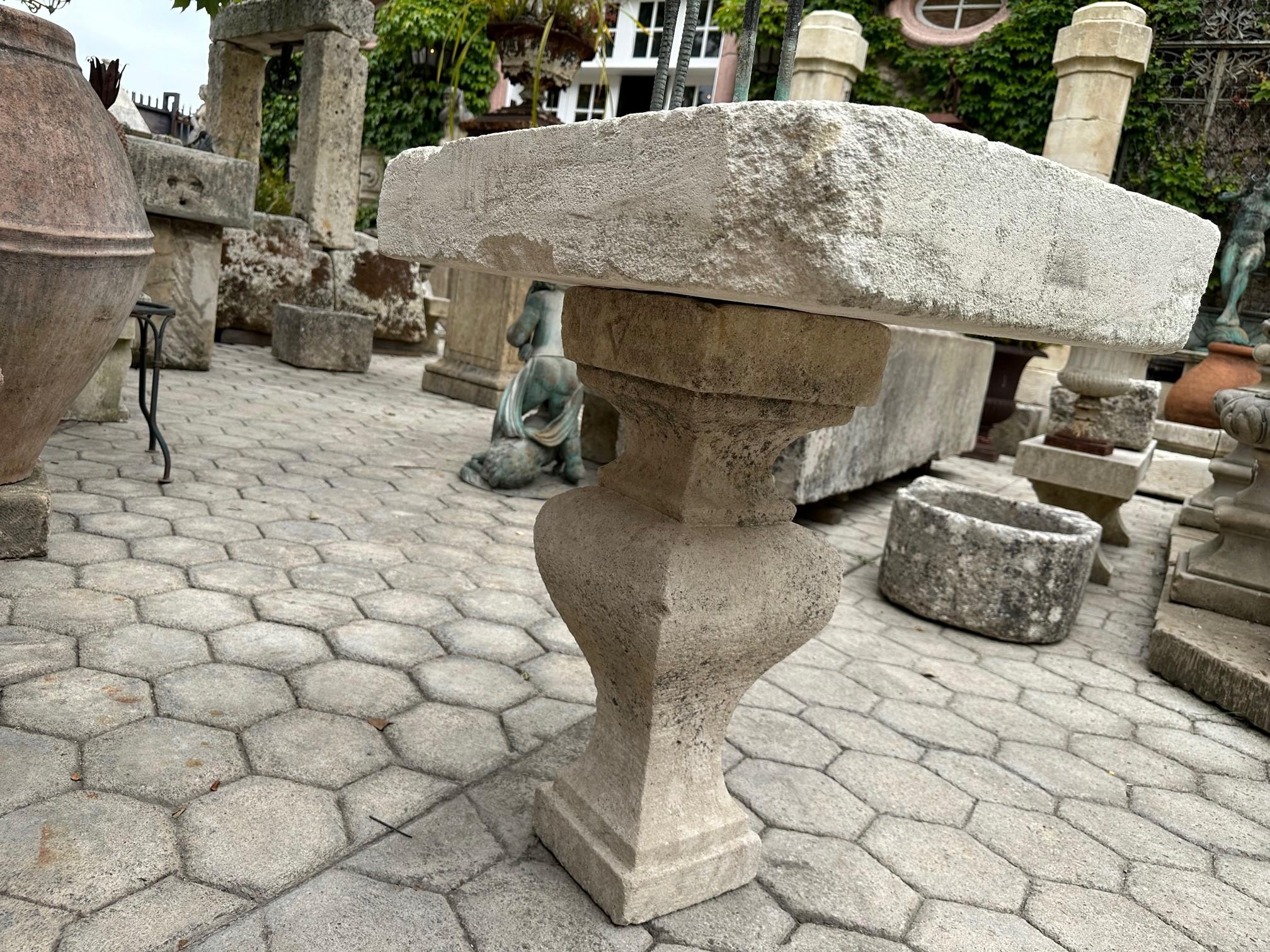 Table d'appoint en pierre sculptée à la main pour jardin extérieur intérieur Table de ferme CA en vente 8