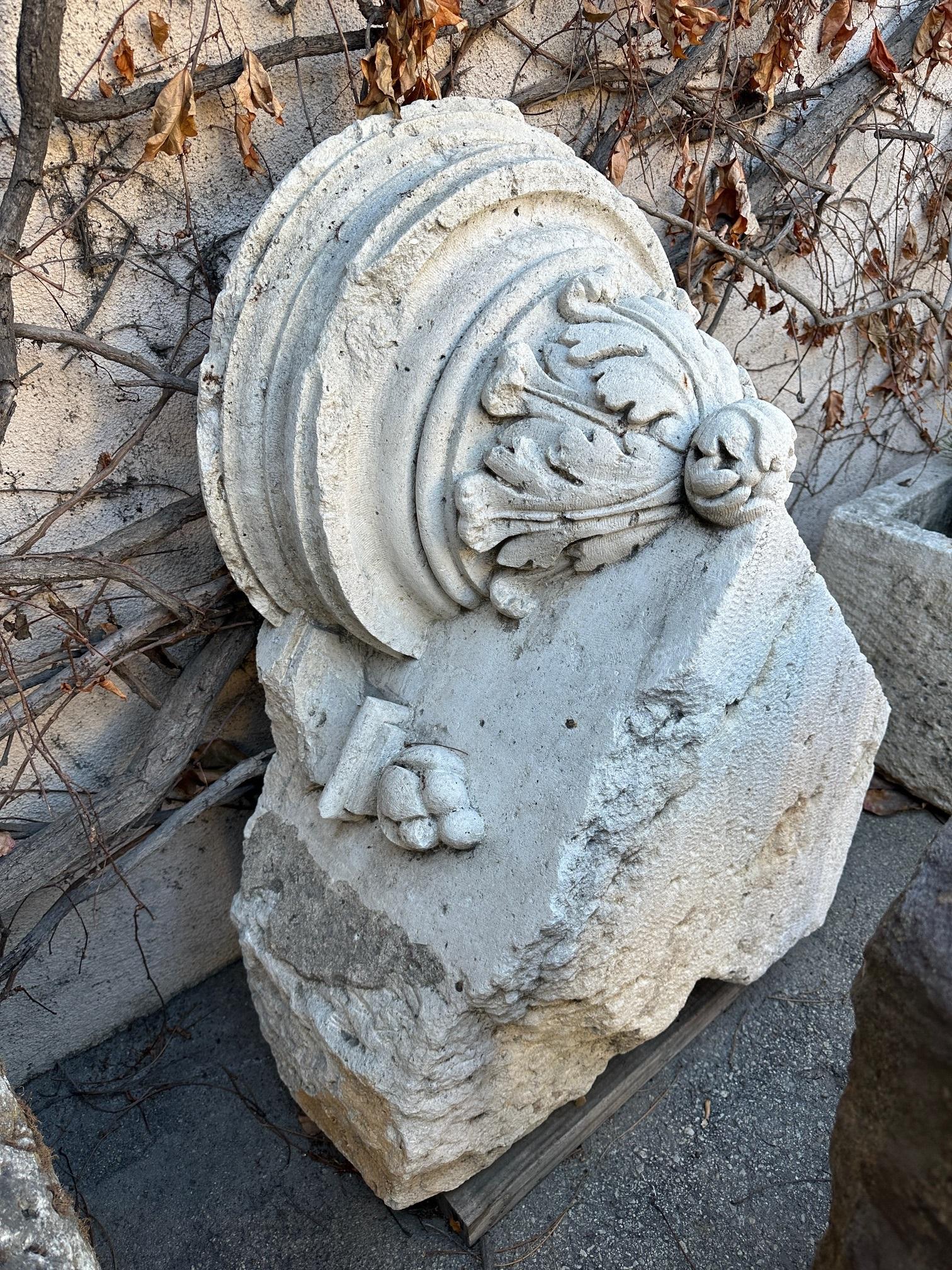 Hand Carved Stone Capital Base Side Coffee Table Garden Pedestal Antique element For Sale 4