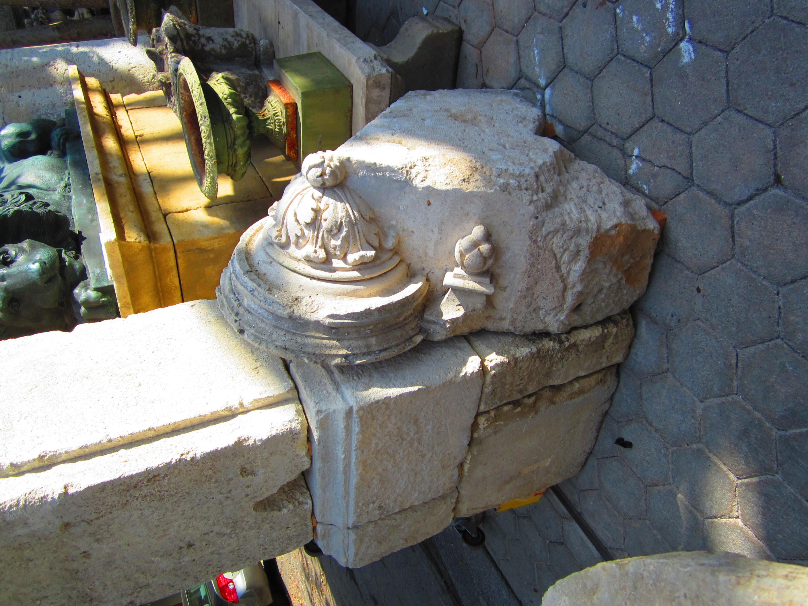 Hand Carved Stone Capital Base Side Coffee Table Garden Pedestal Antique element For Sale 10