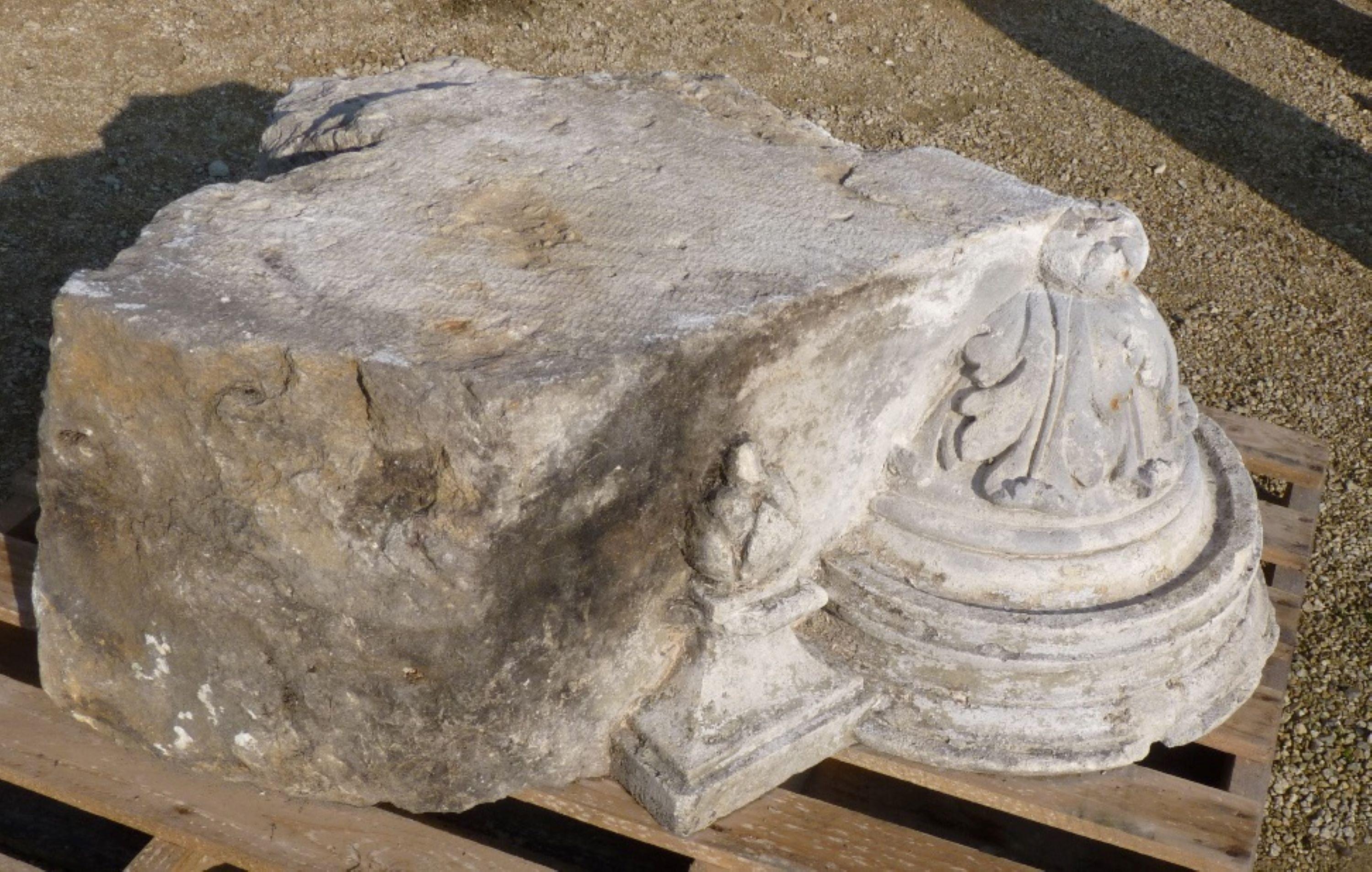Hand Carved Stone Capital Base Side Coffee Table Garden Pedestal Antique element In Good Condition For Sale In West Hollywood, CA