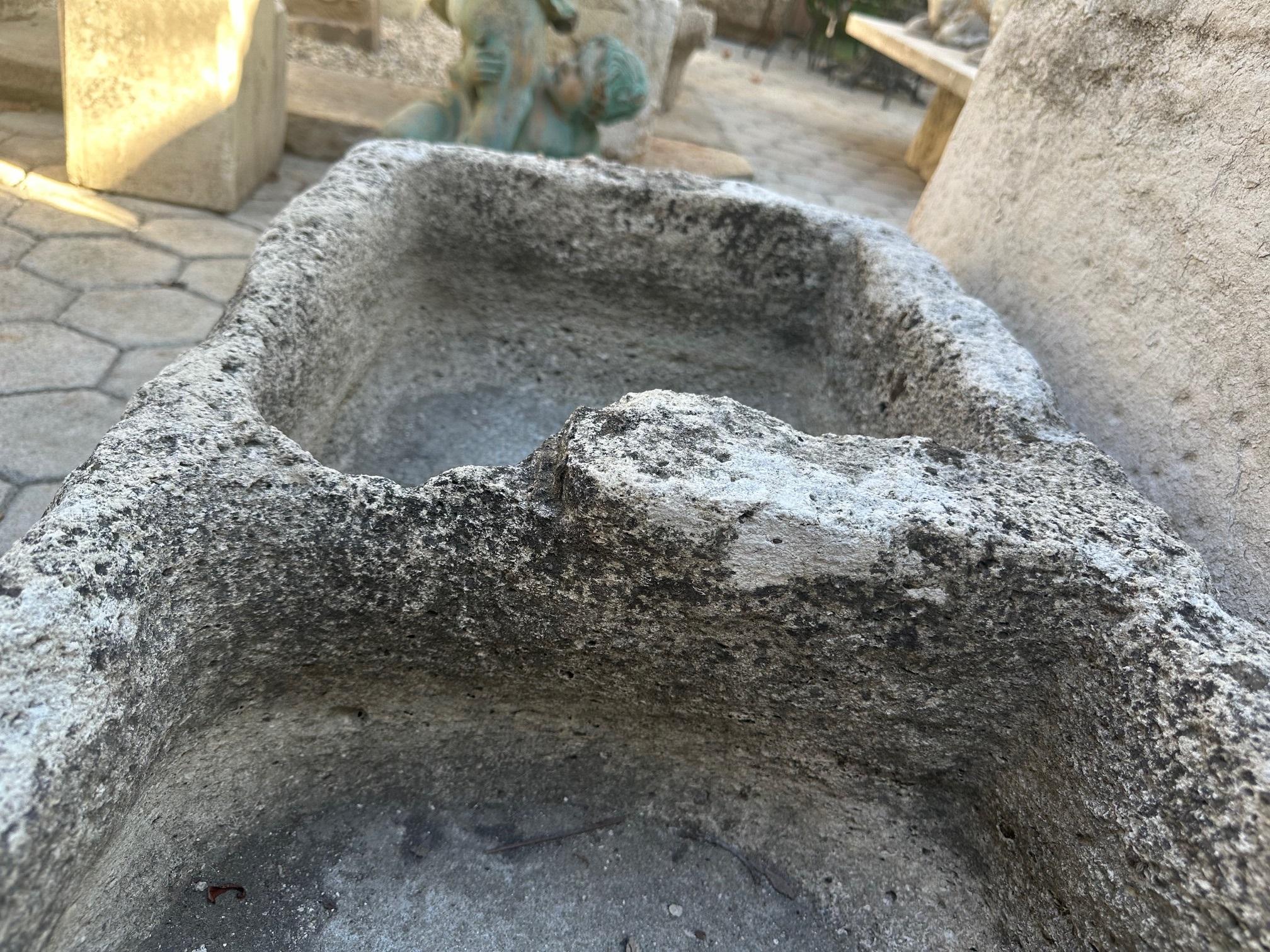 Hand Carved Stone Container Fountain Basin Trough Planter Sink Antiques LA CA en vente 6
