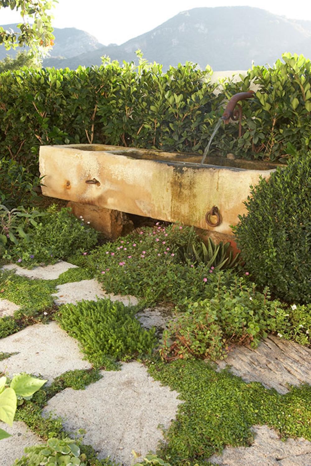 Hand Carved Stone Container Fountain Basin Trough Planter Sink Antiques LA CA en vente 14