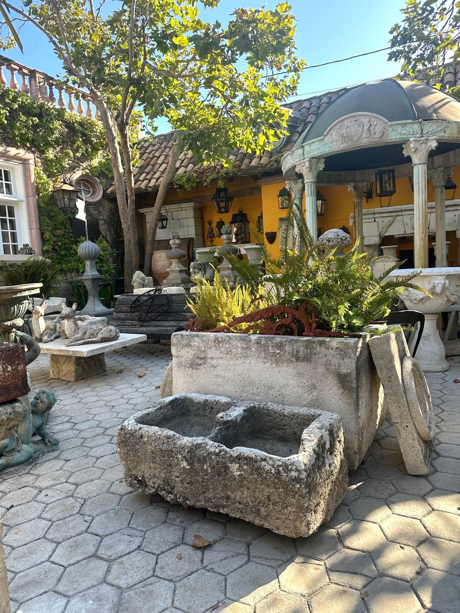 XVIIIe siècle Hand Carved Stone Container Fountain Basin Trough Planter Sink Antiques LA CA en vente