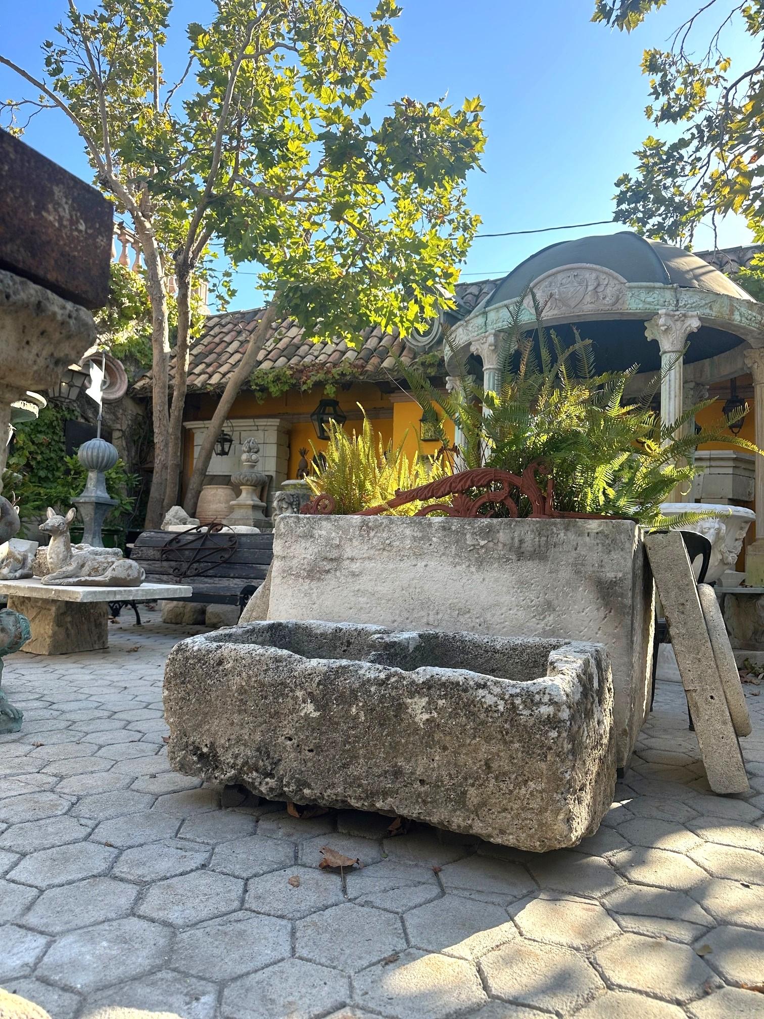 Pierre Hand Carved Stone Container Fountain Basin Trough Planter Sink Antiques LA CA en vente