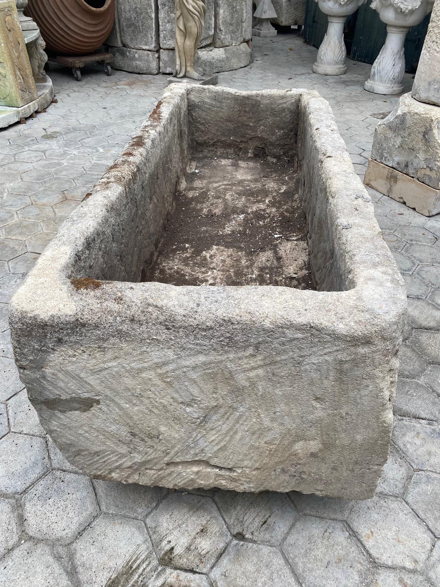 Ancienne auge de cheminée en pierre sculptée à la main pour récipient de fontaine, bassin de fontaine et jardinière - Antique LA 2