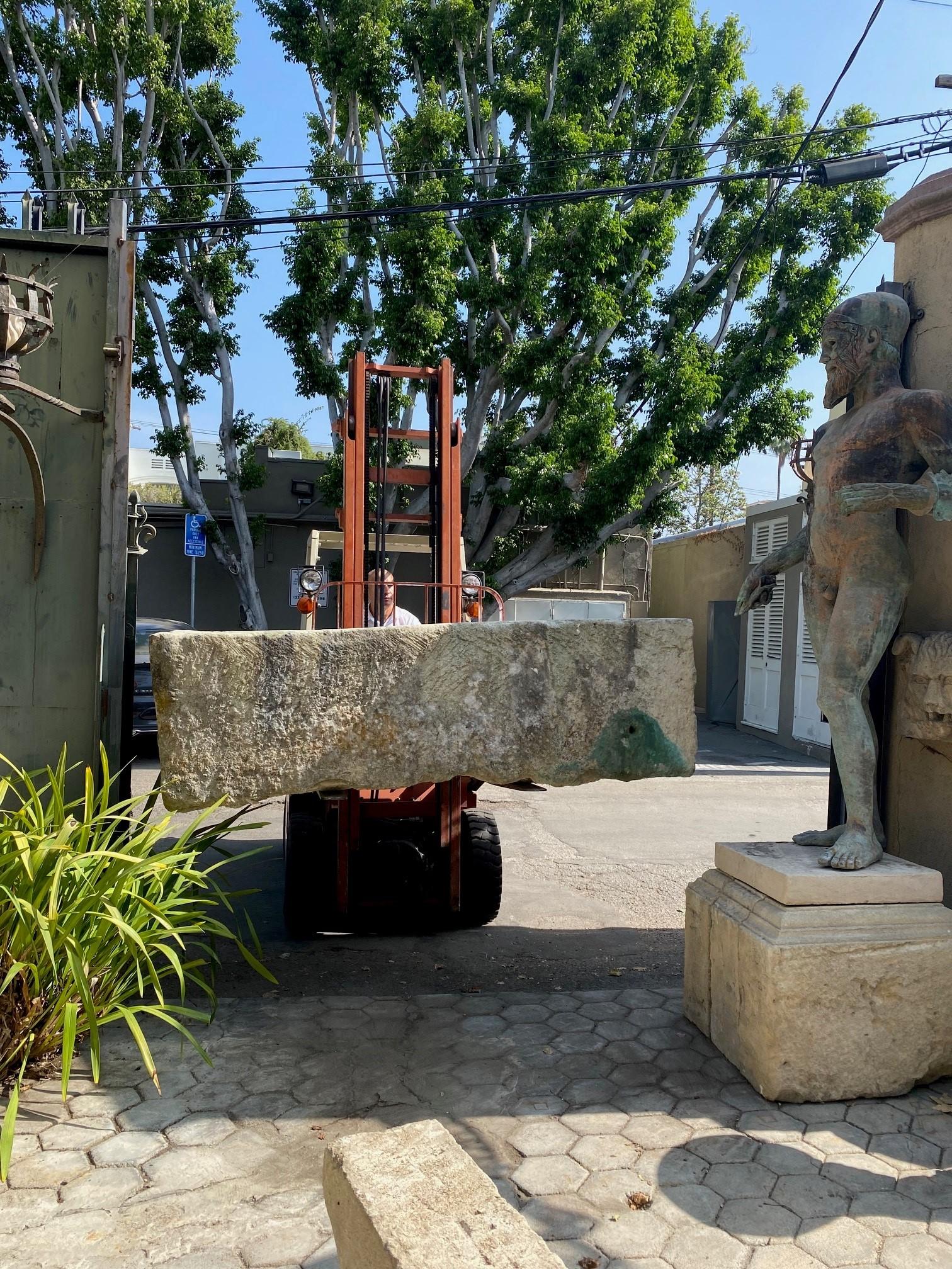 Fontaine en pierre sculptée à la main, bassin, bac, jardinière, bac à feu, auge Antique LA en vente 6