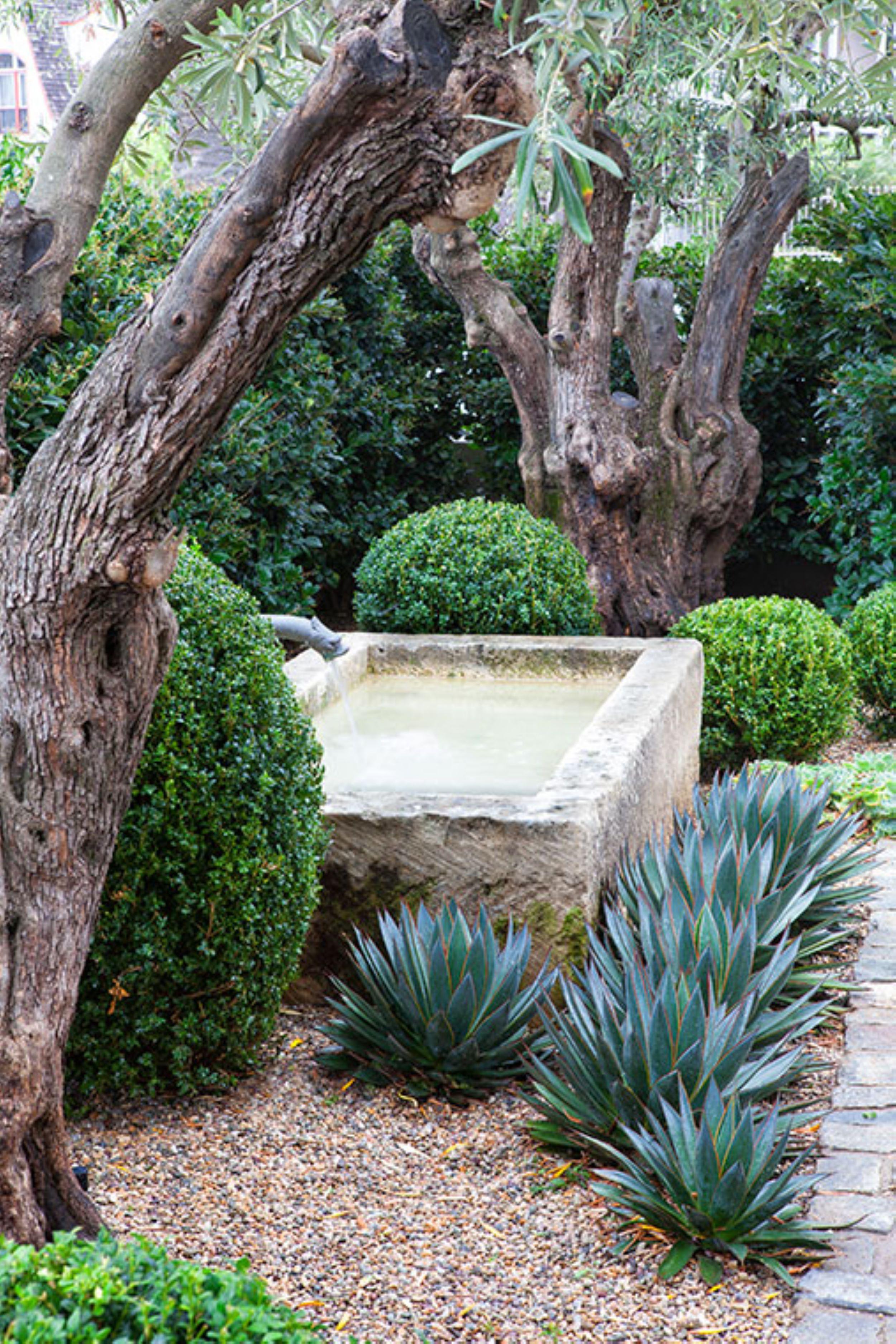 Fontaine en pierre sculptée à la main, bassin, bac, jardinière, bac à feu, auge Antique LA en vente 11