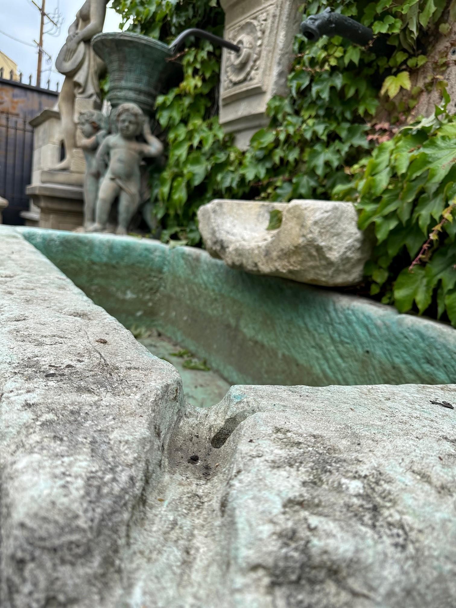 Fontaine en pierre sculptée à la main, bassin, bac, jardinière, bac à feu, auge Antique LA en vente 1
