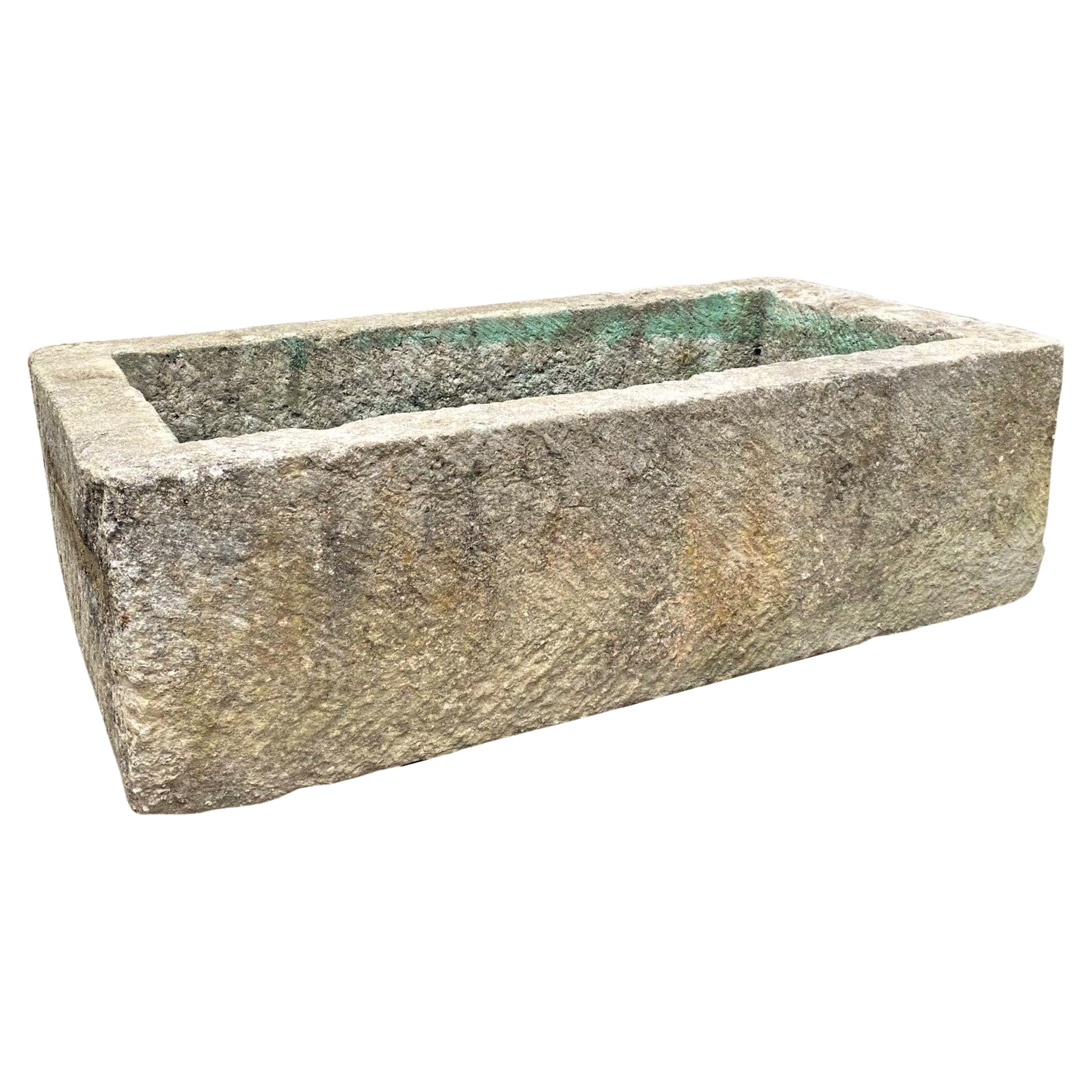 Fontaine en pierre sculptée à la main, bassin, bac, jardinière, foyer, auge, anciennement LA