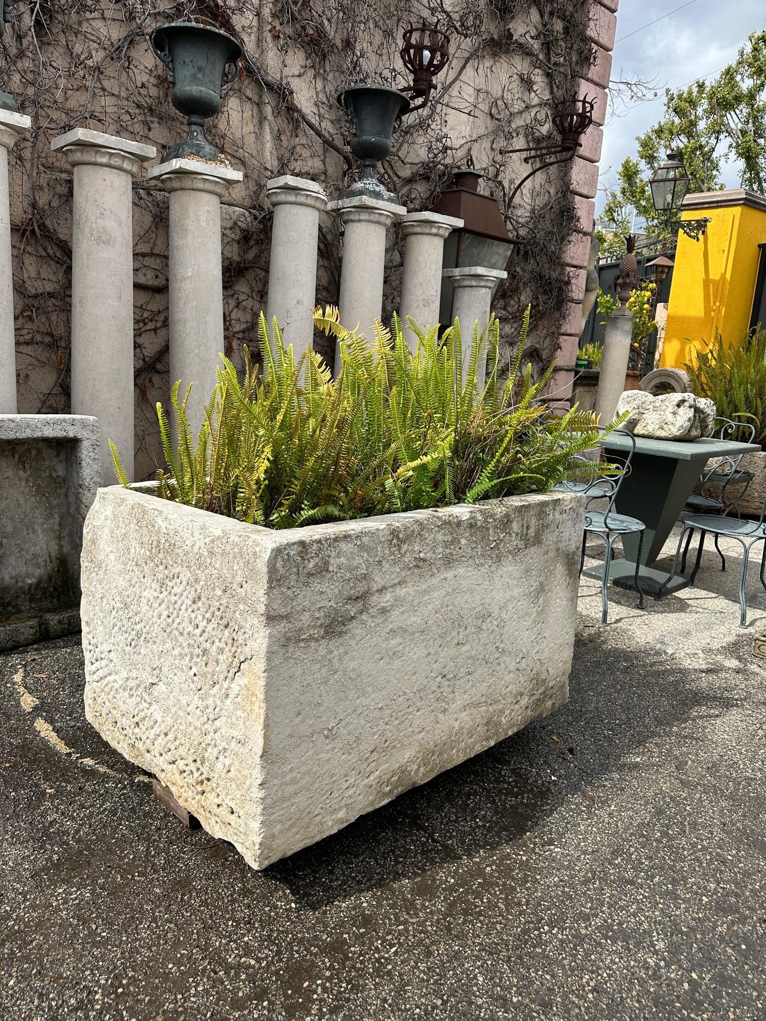 A Stone Container Fountain Basin Tub Planter Firepit Trough Hand Carved Antiques en vente 4