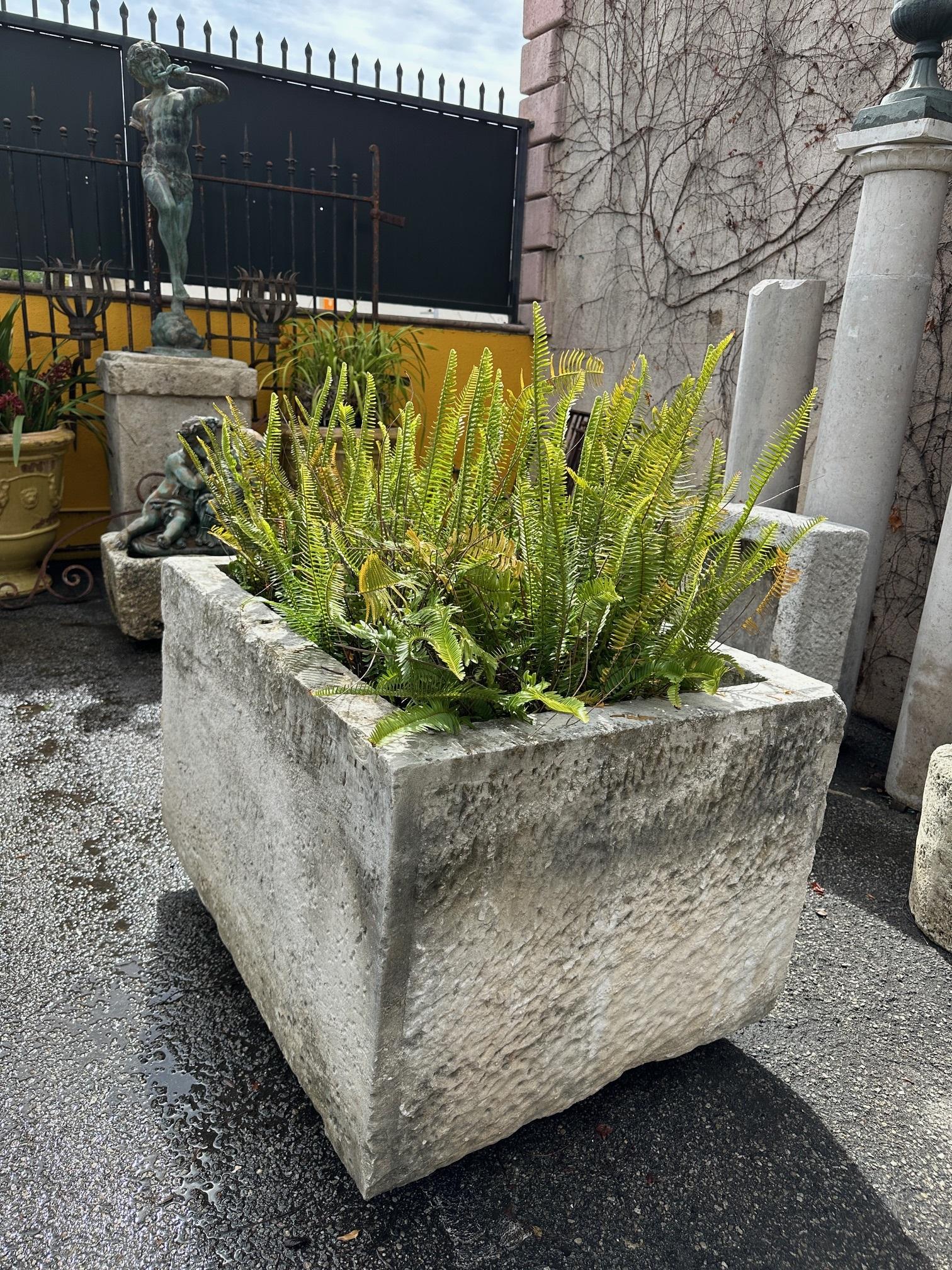 A Stone Container Fountain Basin Tub Planter Firepit Trough Hand Carved Antiques en vente 7