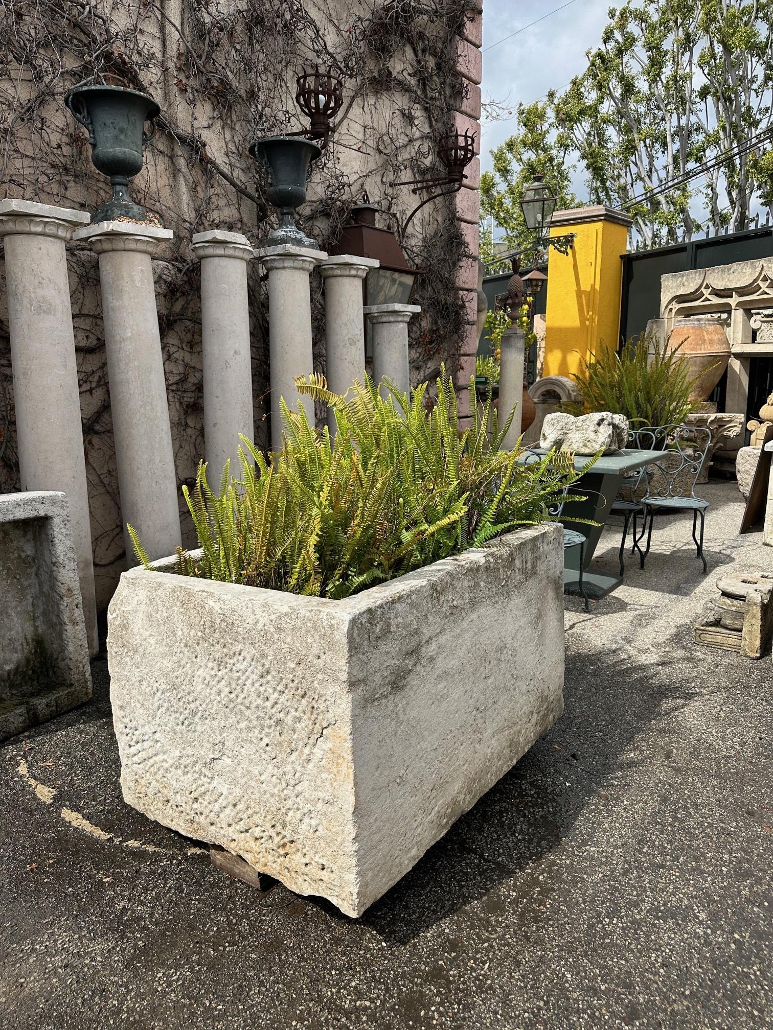 A Stone Container Fountain Basin Tub Planter Firepit Trough Hand Carved Antiques en vente 10