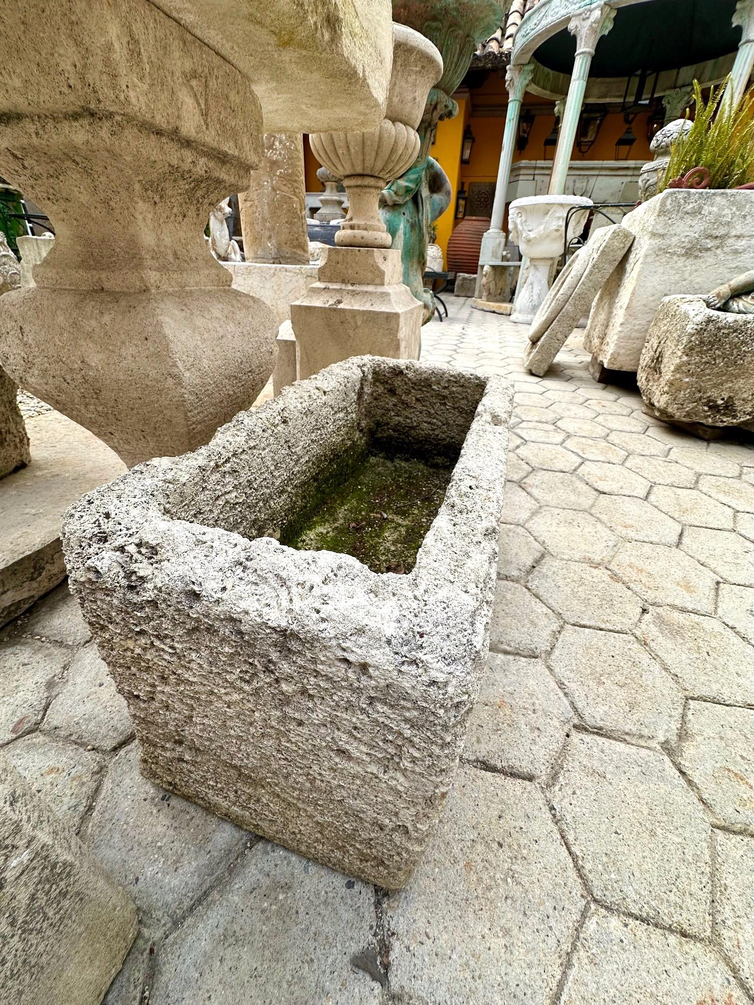 Fontaine en pierre sculptée à la main, auge, bassin, jardinière, évier de ferme antique CA en vente 2