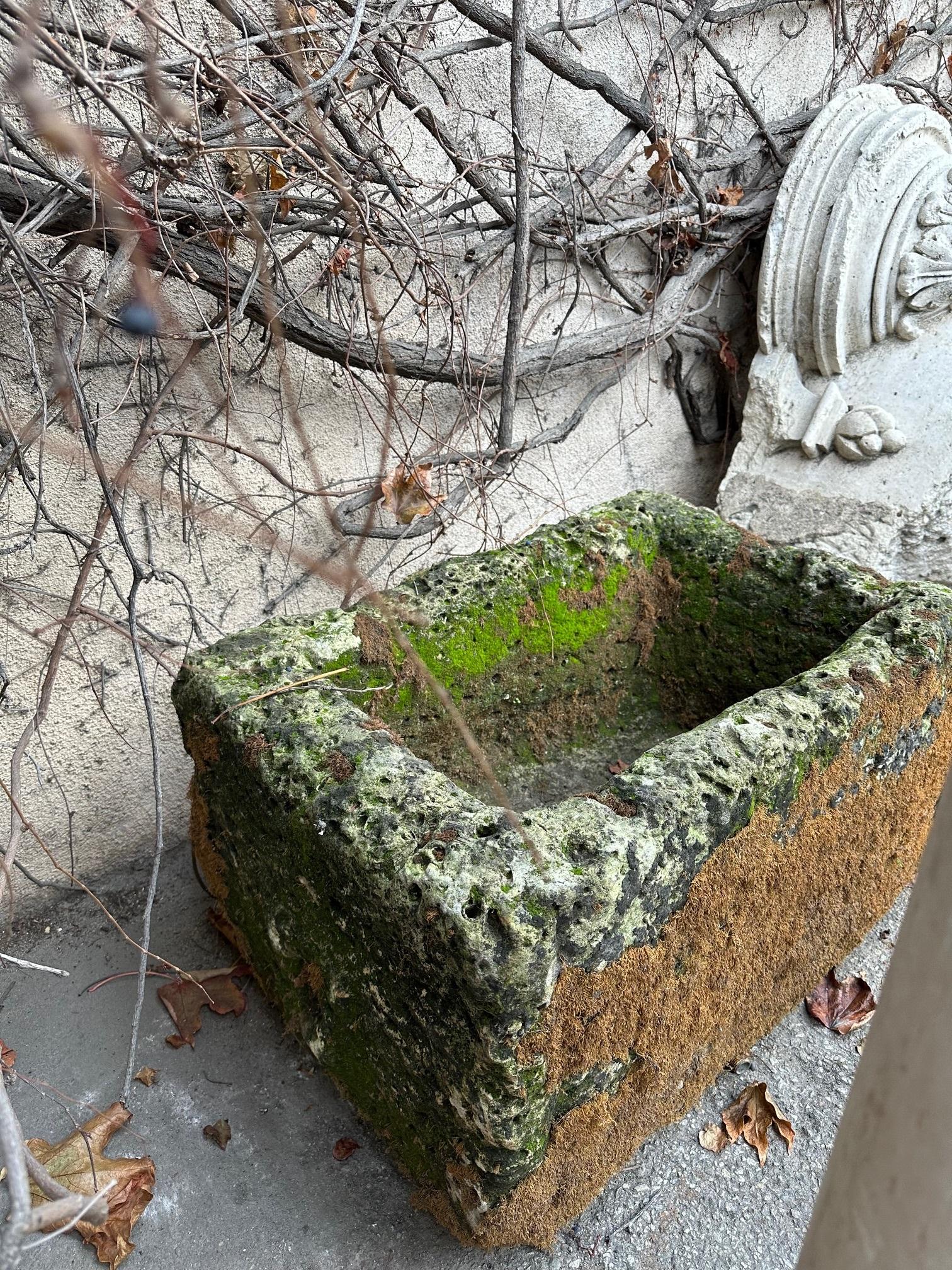 Français A Stone Container Fountain Trough Basin Planter Antique Farm Sink LA en vente