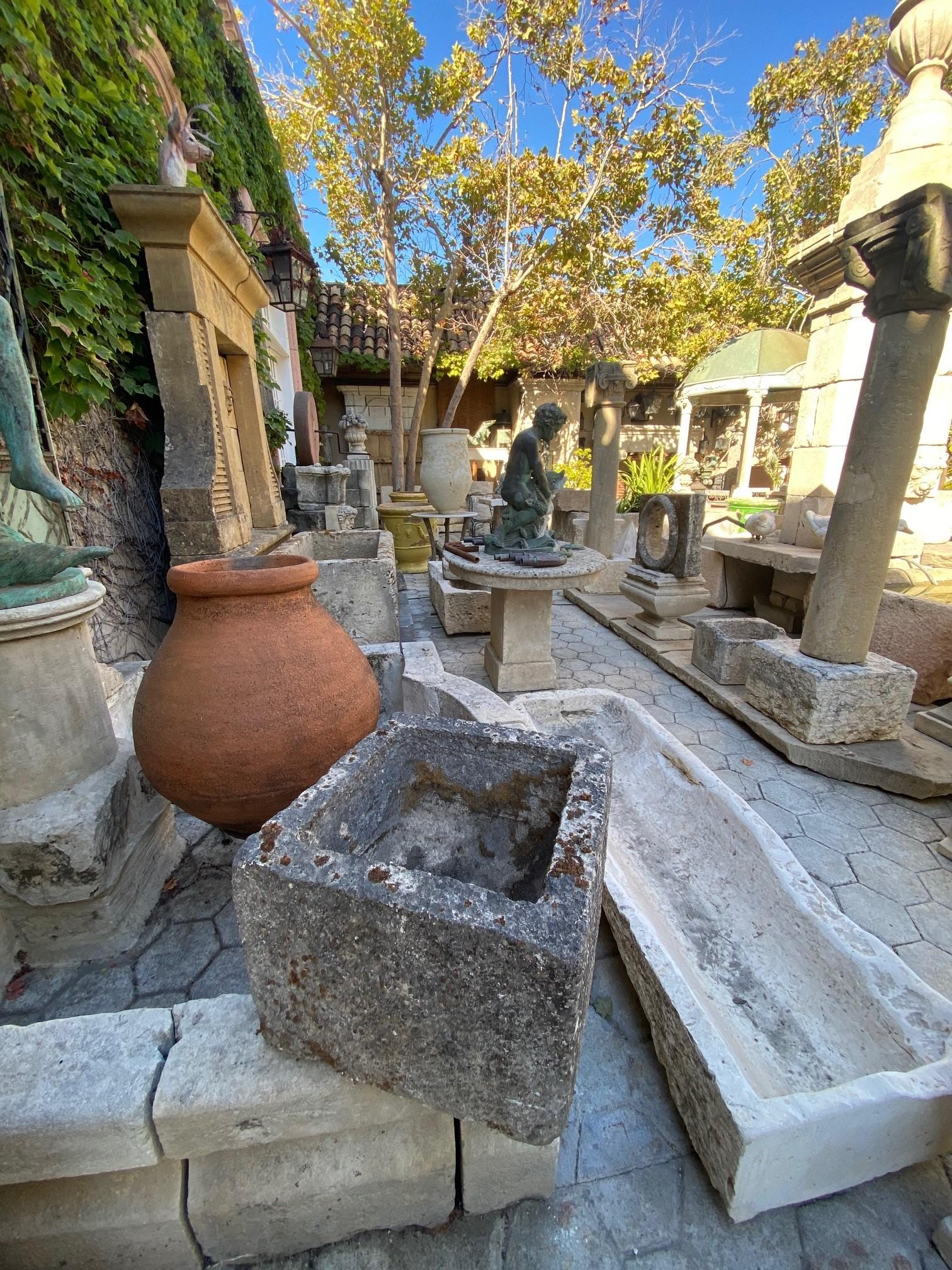 Récipient de jardinière en pierre sculpté à la main, soucoupe à bassin de souche, évier de ferme ancien, LA en vente 3