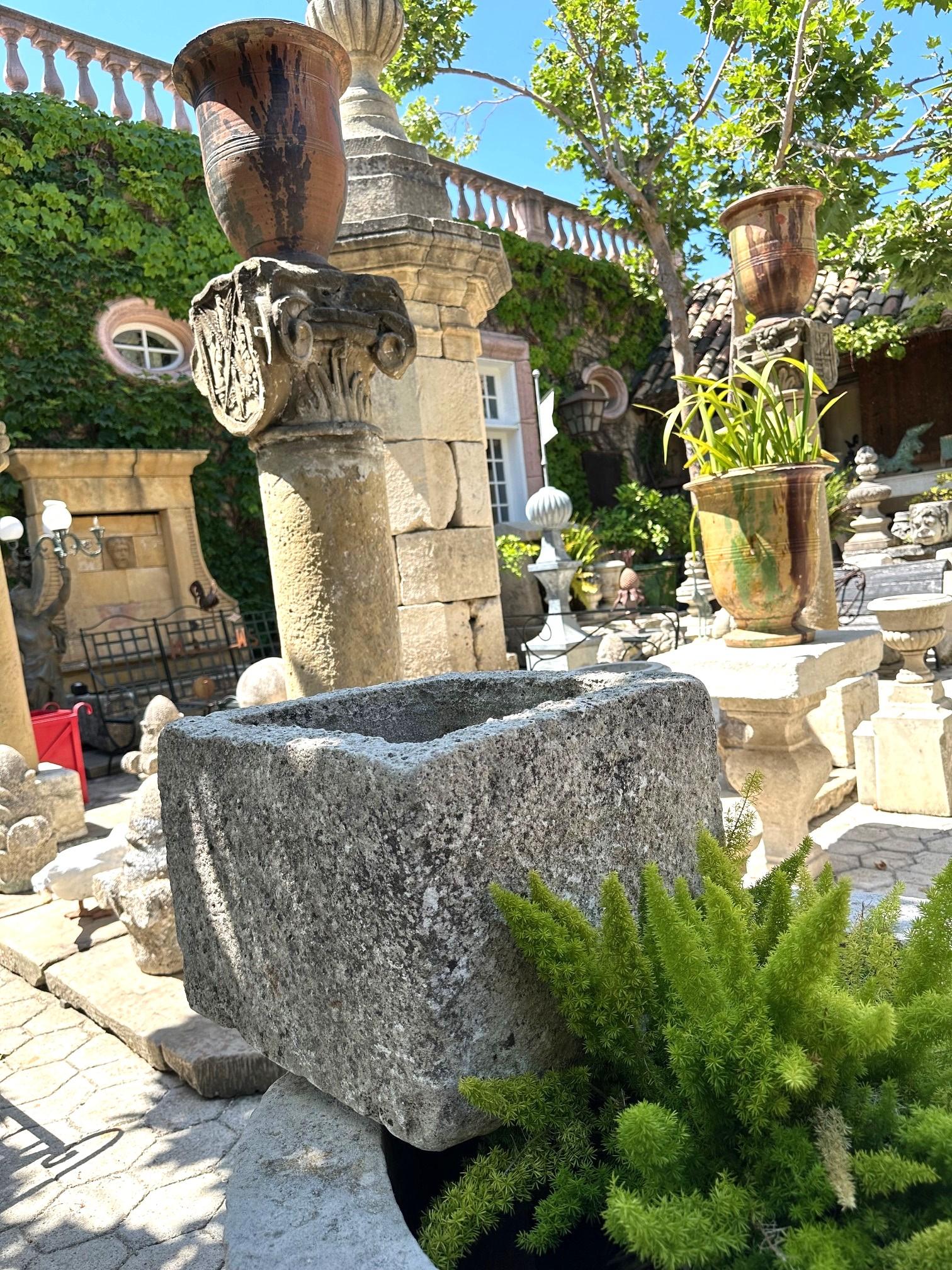 Jardinera de piedra tallada a mano Jardinera Lavabo de granja antiguo LA en venta 1