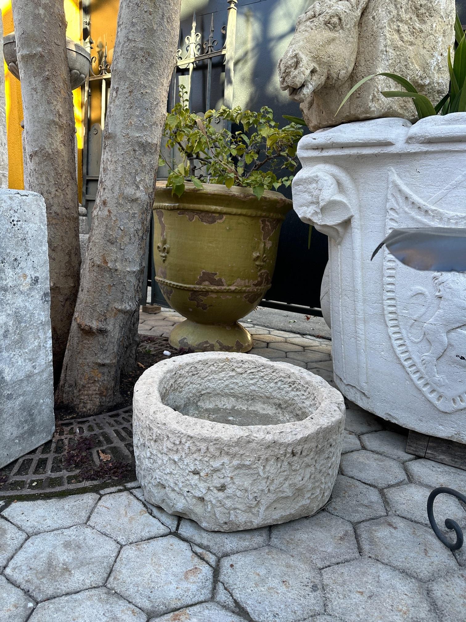 Jardinière en pierre sculptée à la main Jardinière Basin Fountain Trough Round Sink en vente 4