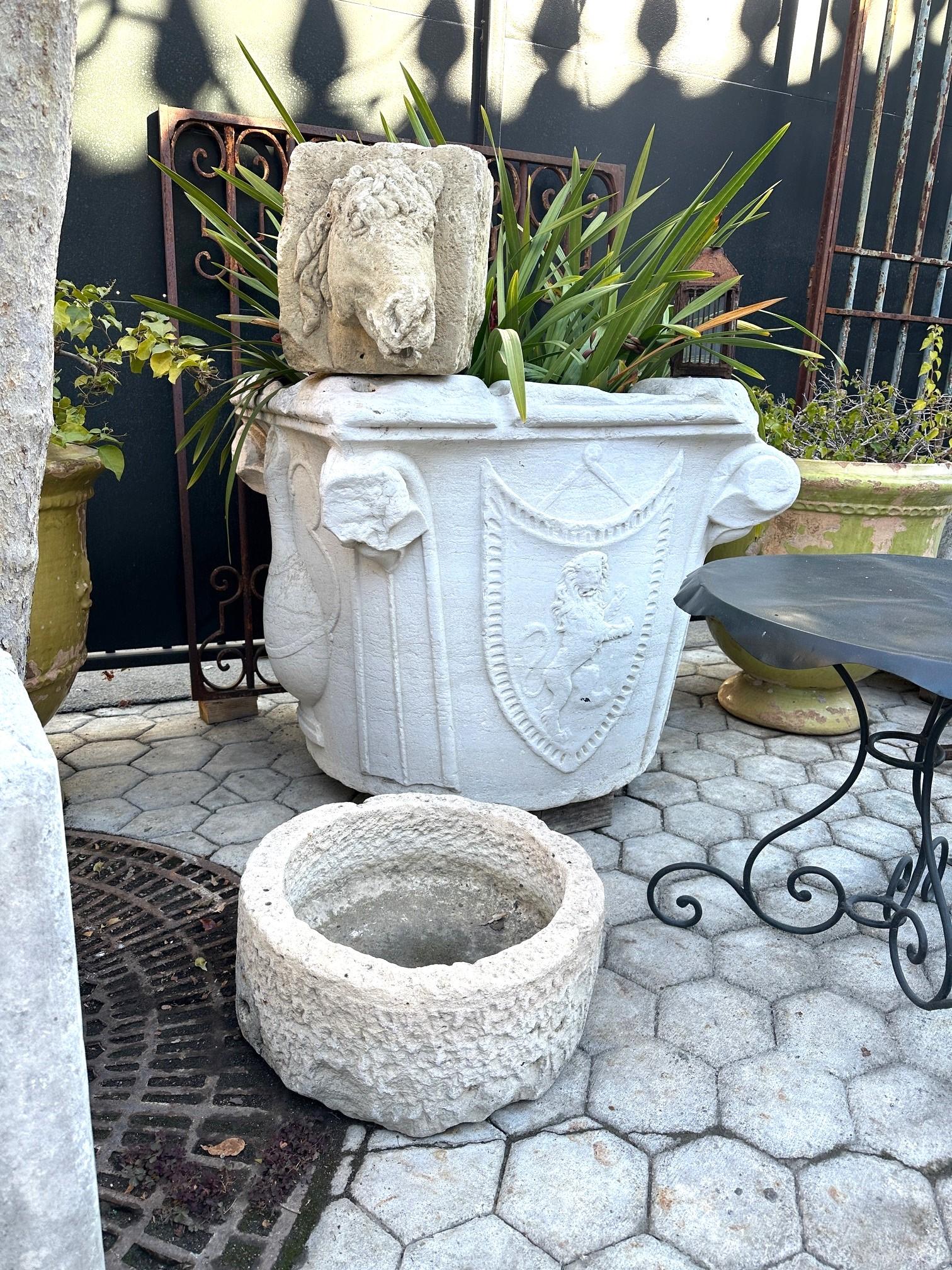 Jardinière en pierre sculptée à la main Jardinière Basin Fountain Trough Round Sink en vente 5