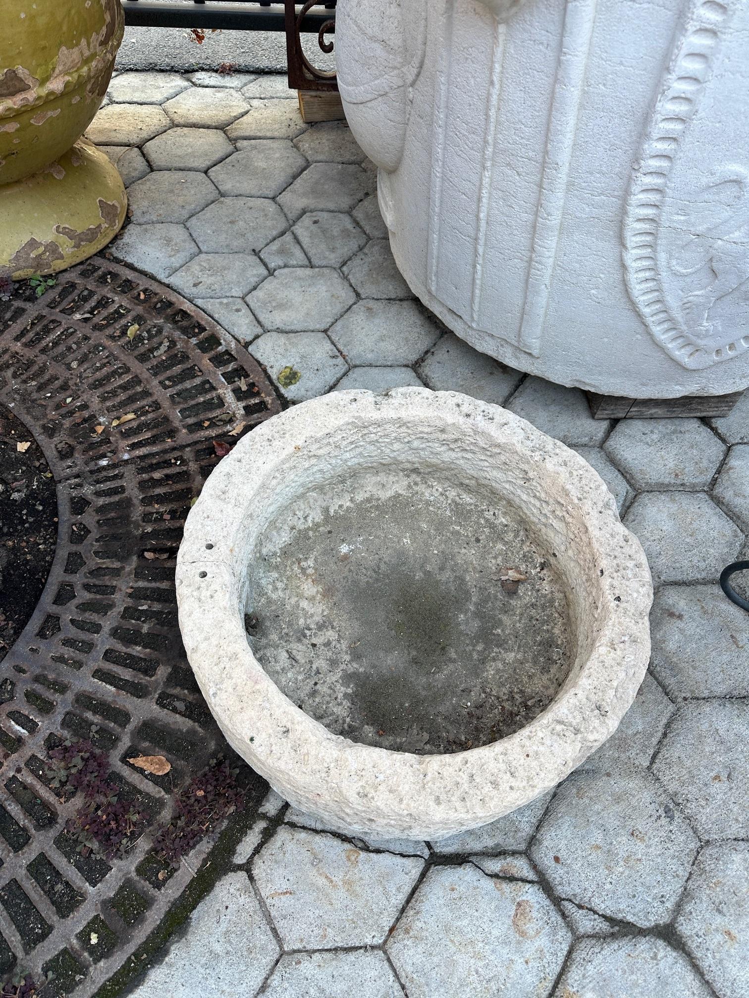 Jardinière en pierre sculptée à la main Jardinière Basin Fountain Trough Round Sink en vente 7