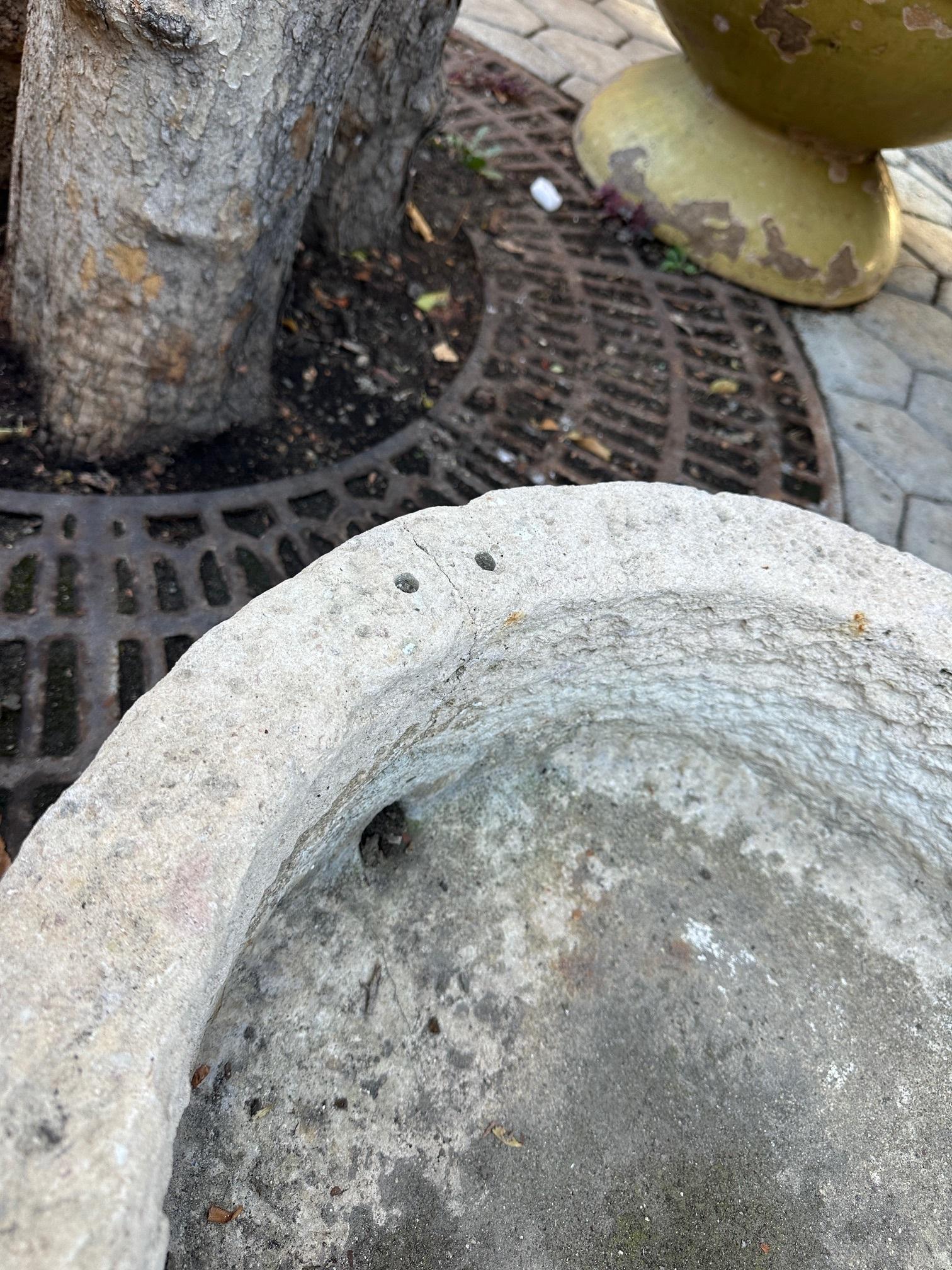 Jardinière en pierre sculptée à la main Jardinière Basin Fountain Trough Round Sink en vente 8