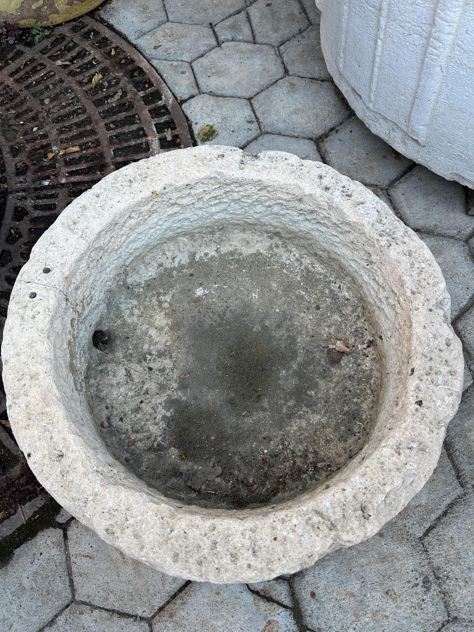 Jardinière en pierre sculptée à la main Jardinière Basin Fountain Trough Round Sink en vente 9
