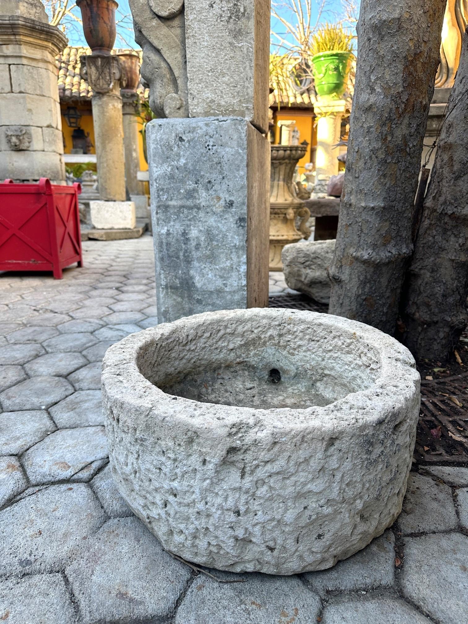 Jardinière en pierre sculptée à la main Jardinière Basin Fountain Trough Round Sink en vente 10