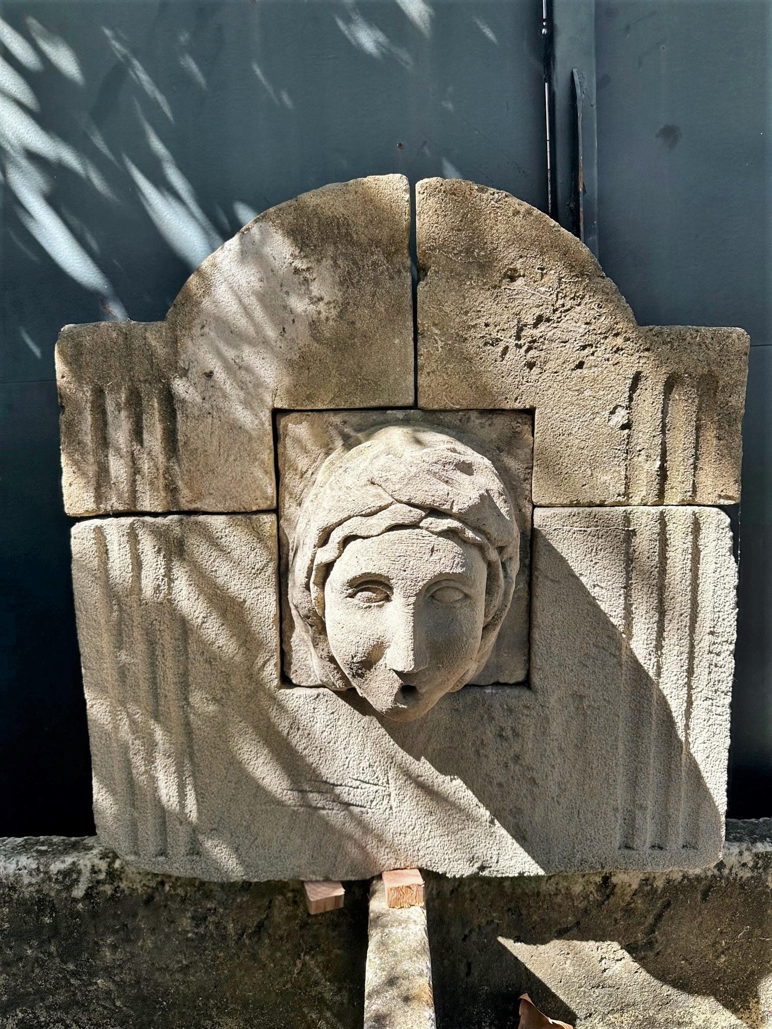 Fontaine en pierre sculptée à la main Tête de bec Backsplash Antiques Rustic Wall Mount CA en vente 6