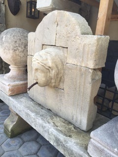 Fontana di pietra intagliata a mano con beccuccio Backsplash Antiquariato Rustico a parete CA