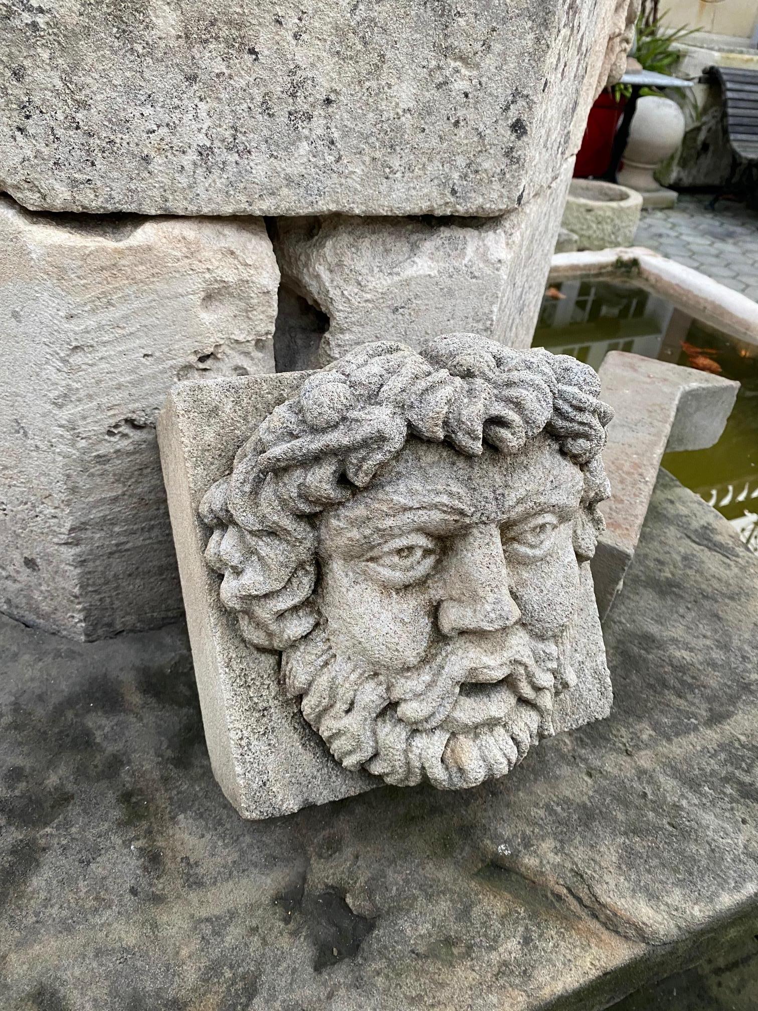 Hand geschnitzt Stein Brunnen Kopf Wandhalterung Skulptur Spout Wasser-Funktion Antik (Handgeschnitzt) im Angebot