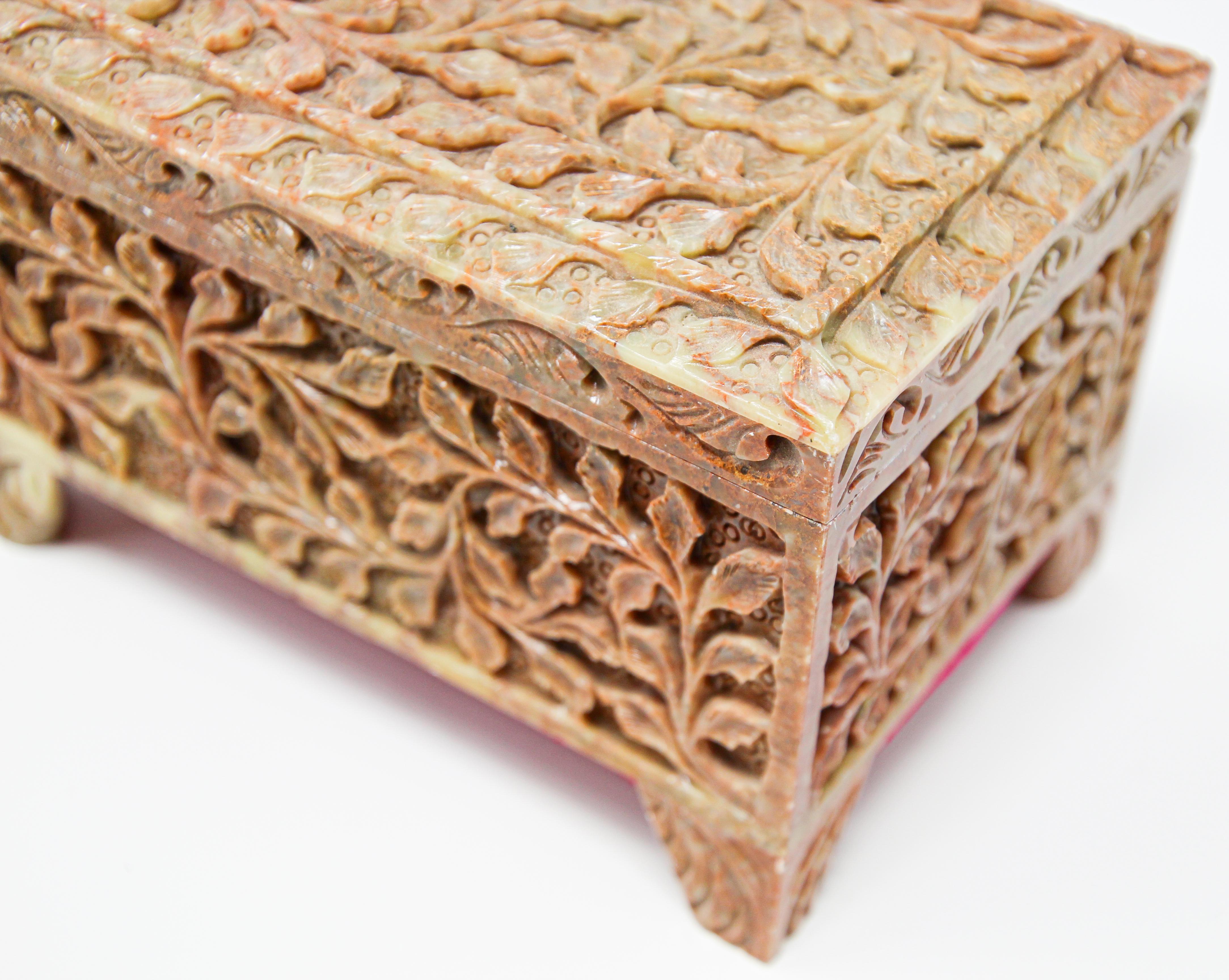 Hand-Carved Stone Jewelry Box Rajasthan, India For Sale 1