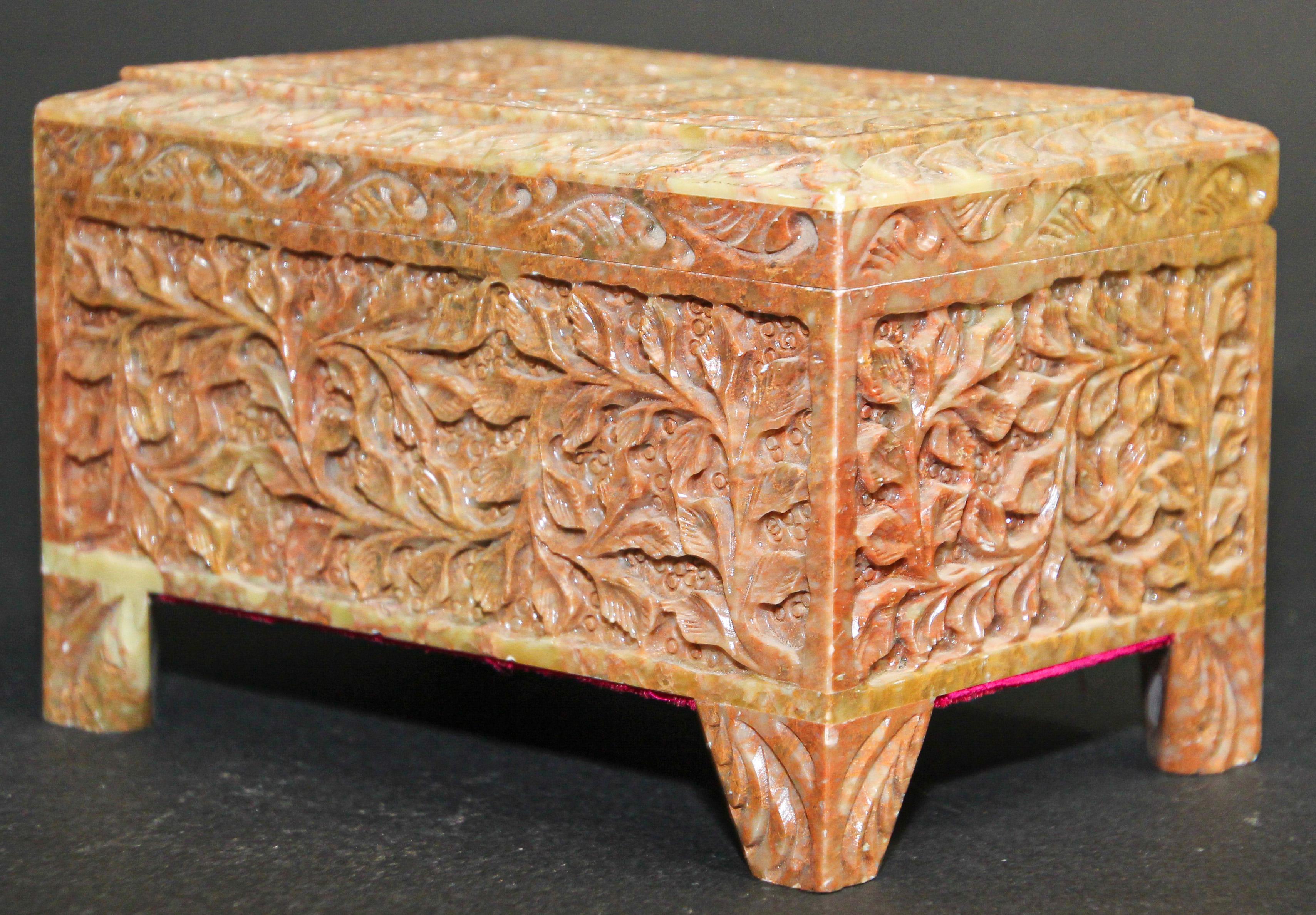 Hand-Carved Stone Jewelry Box Rajasthan, India For Sale 9
