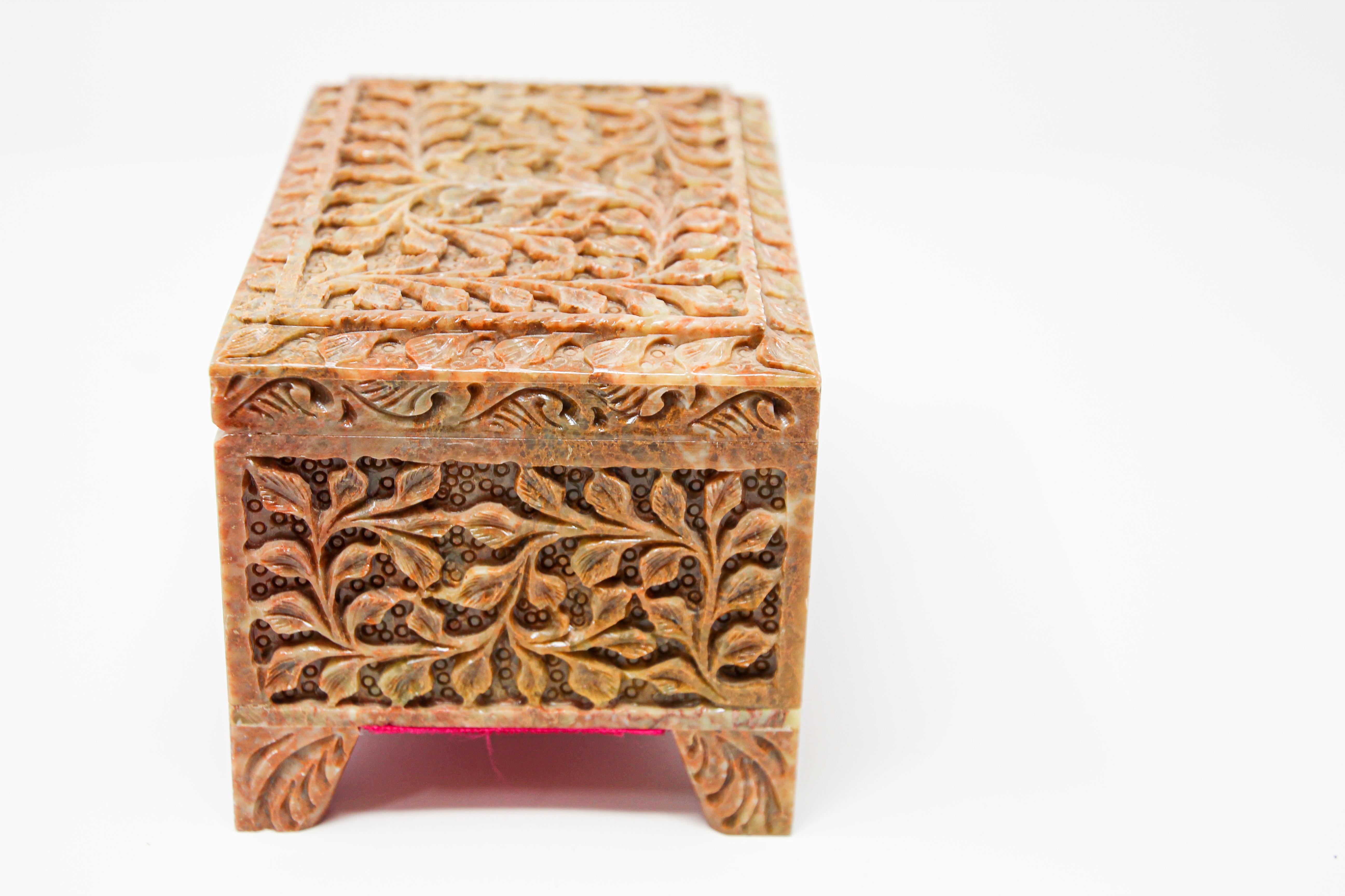Anglo Raj Hand-Carved Stone Jewelry Box Rajasthan, India For Sale