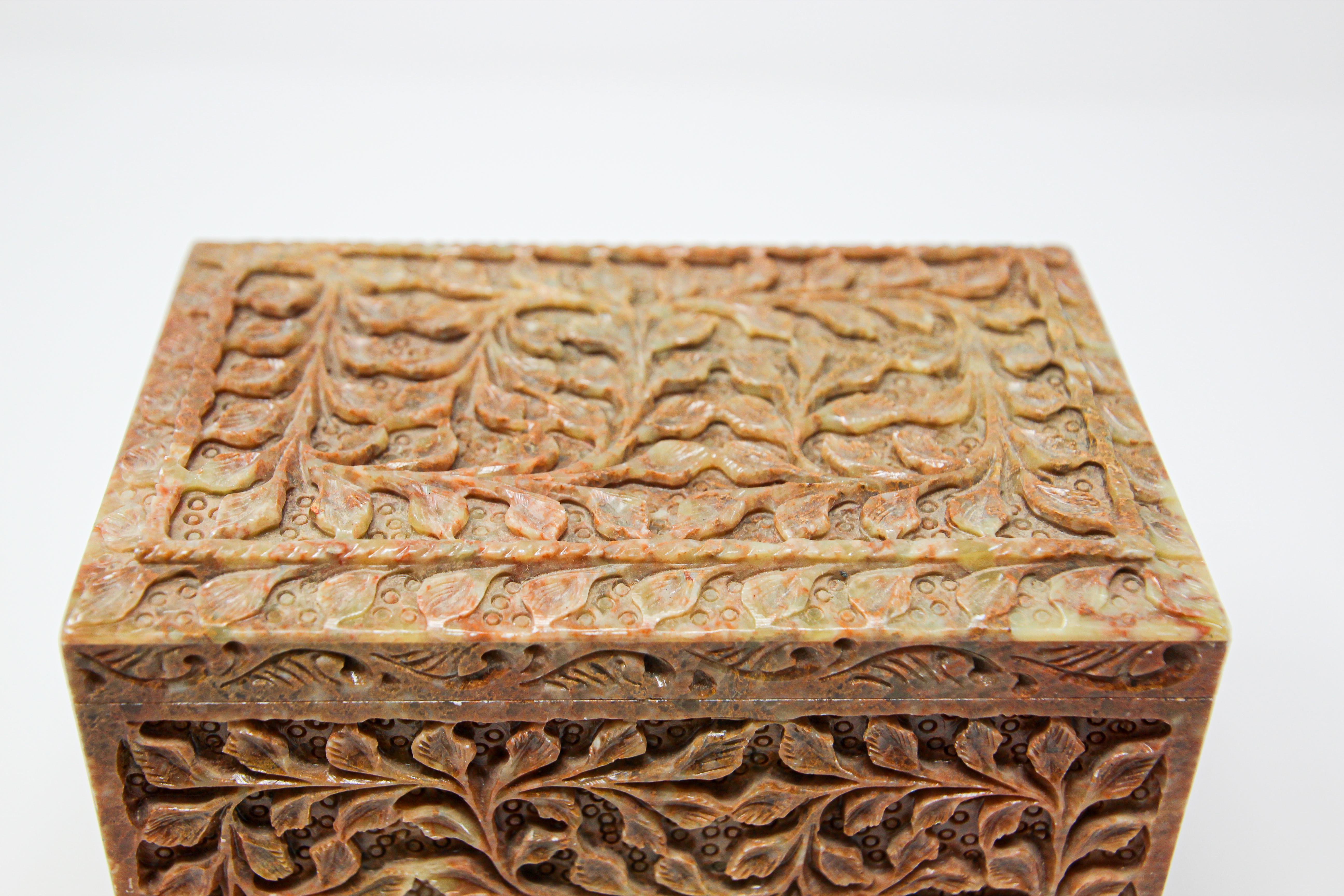 20th Century Hand-Carved Stone Jewelry Box Rajasthan, India For Sale