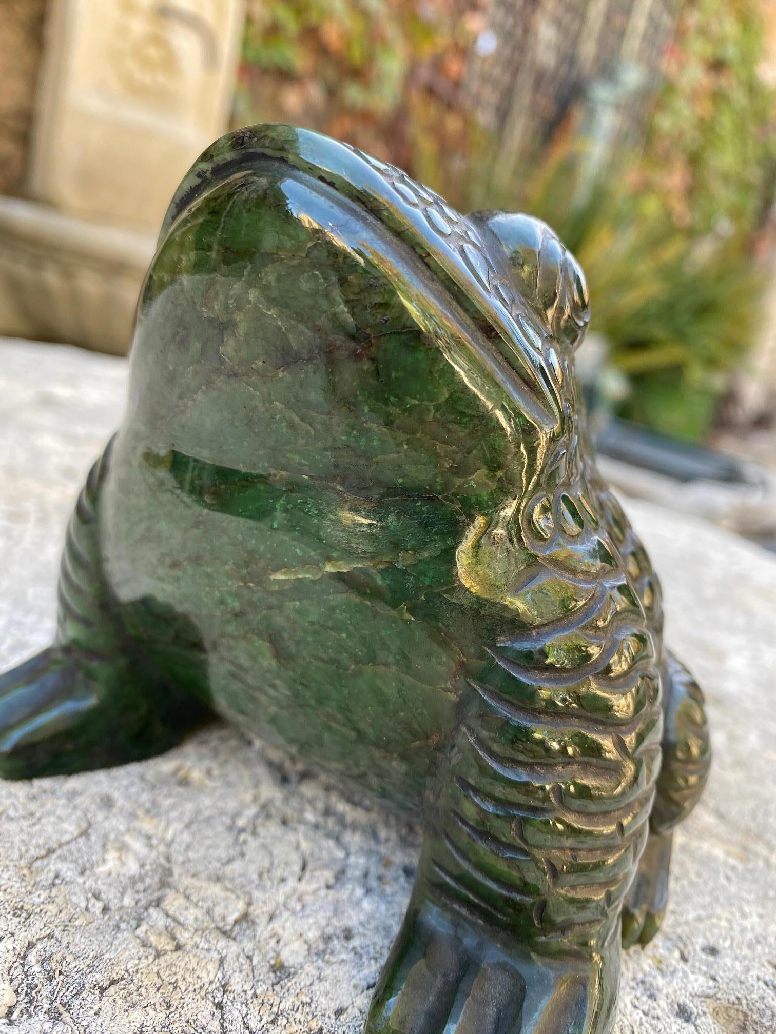 Stone Hand Carved Possible malachite Paperweight office Desk Sculpture object en vente 7
