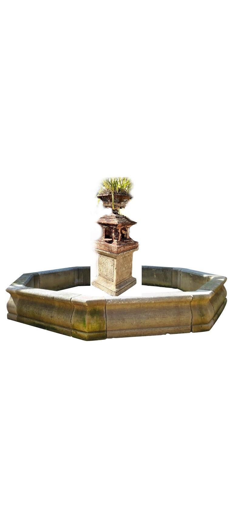 Colonna con piedistallo in pietra intagliata a mano, fontana con base a blocco centrale in vendita 10