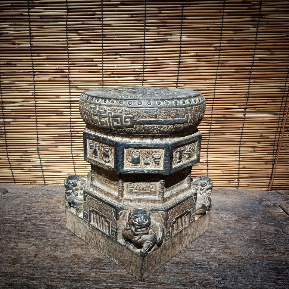 Sculpture de pilier chinoise vintage en vente 1