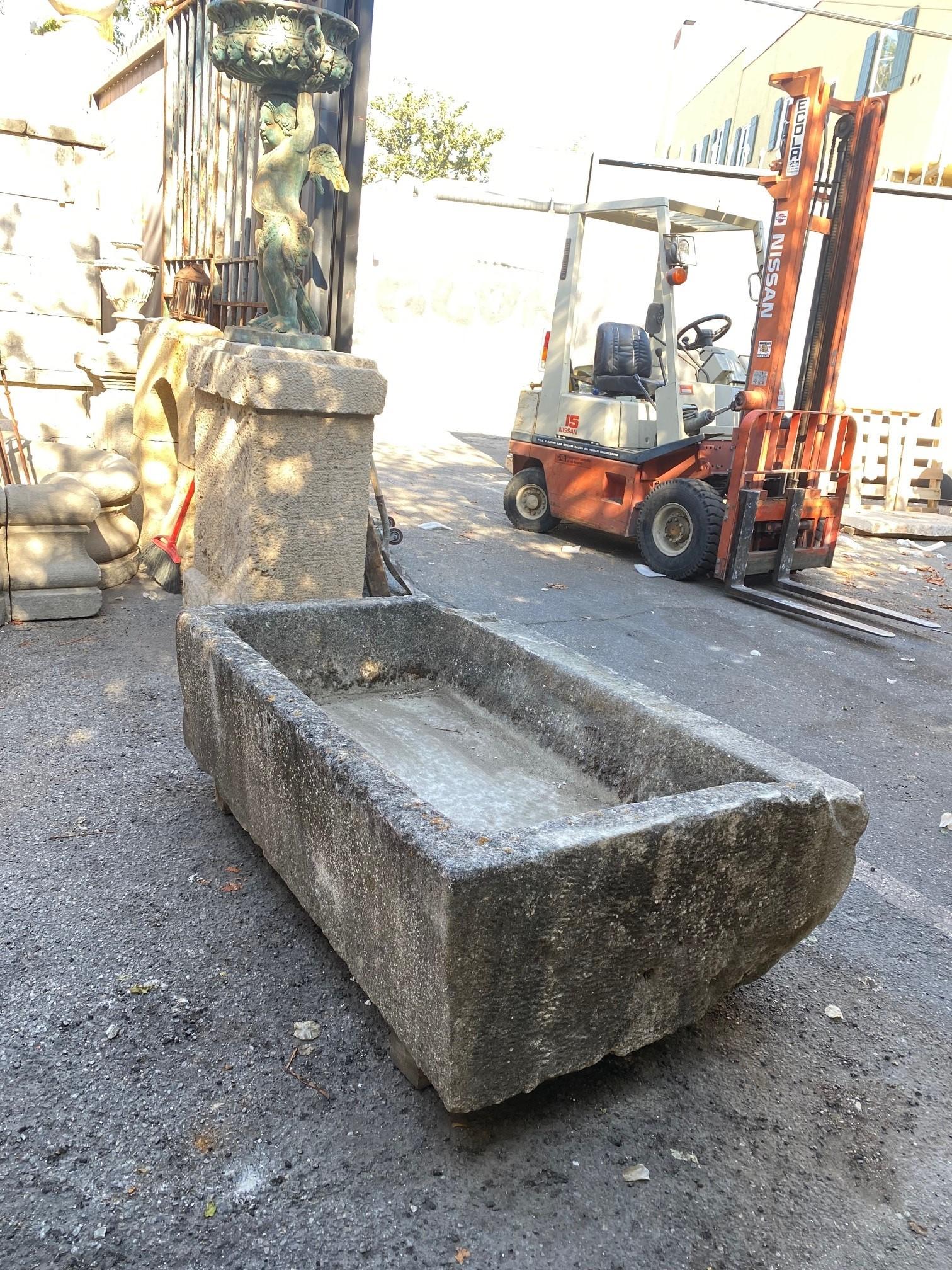 Handgeschnitzter Stein Trough Fountain Basin Tub Pflanzgefäß Kaminbesteck Behälter Antik LA (Französisch) im Angebot